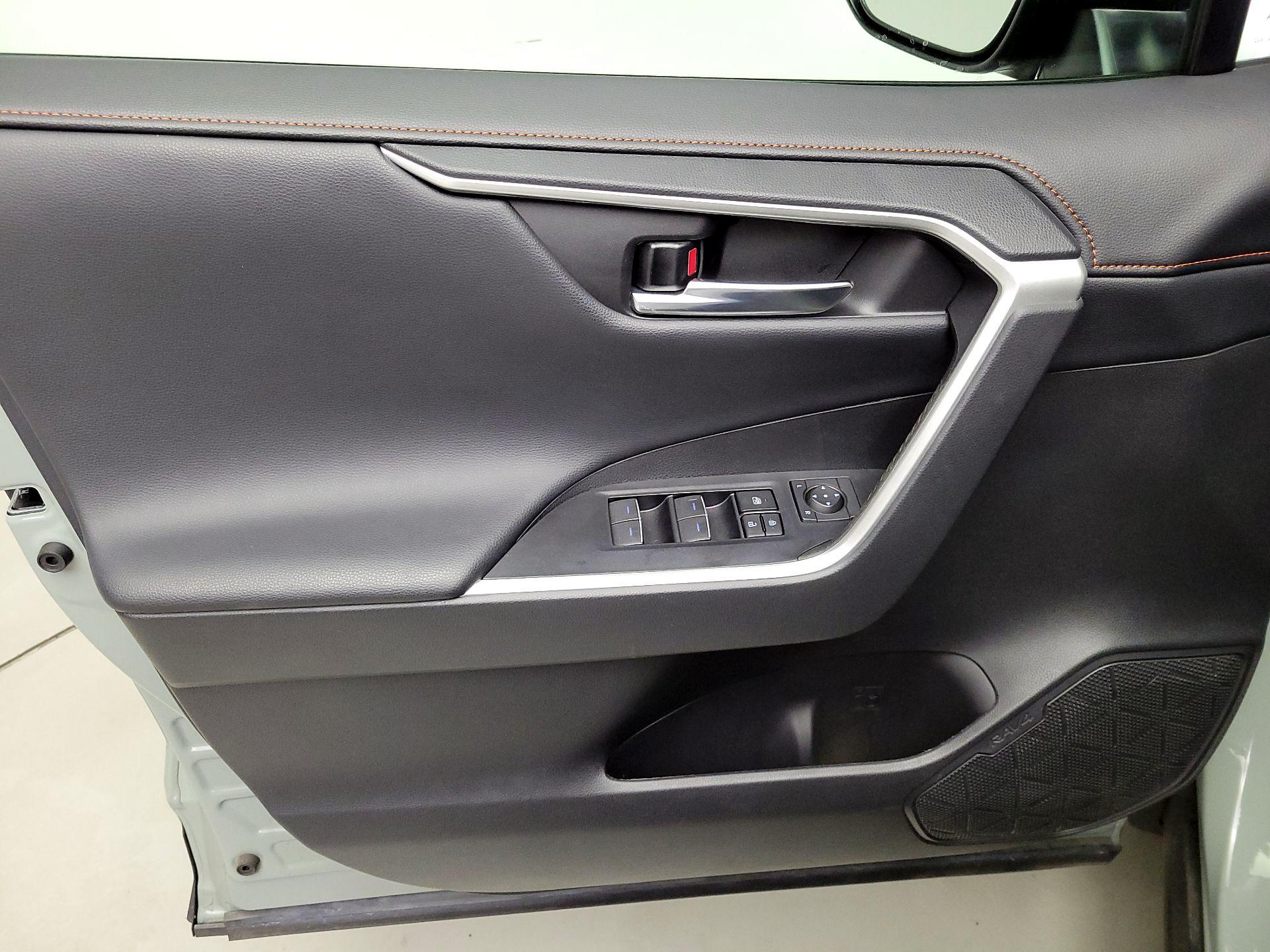 Thumbnail: 2022 Toyota RAV4 - 12