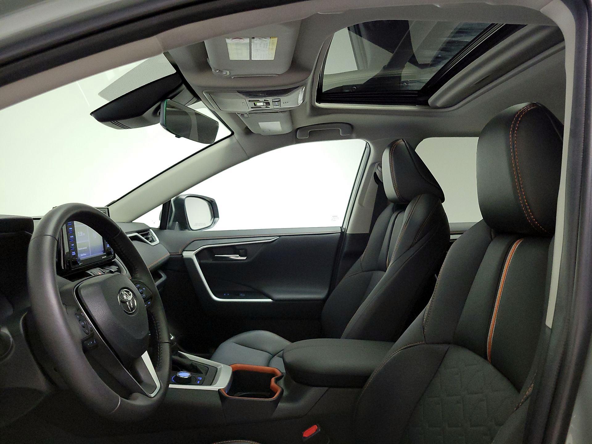Thumbnail: 2022 Toyota RAV4 - 19