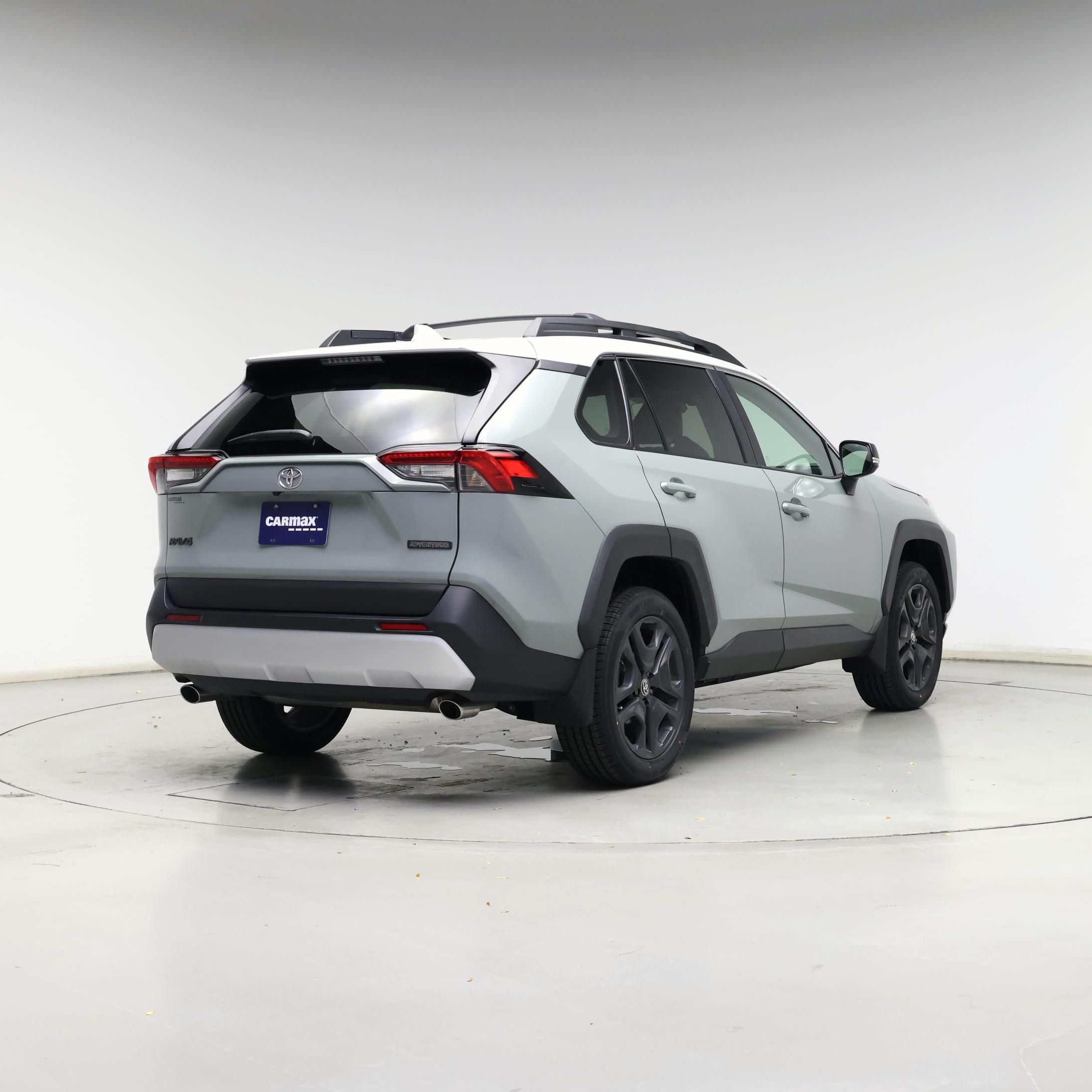 Thumbnail: 2022 Toyota RAV4 - 8