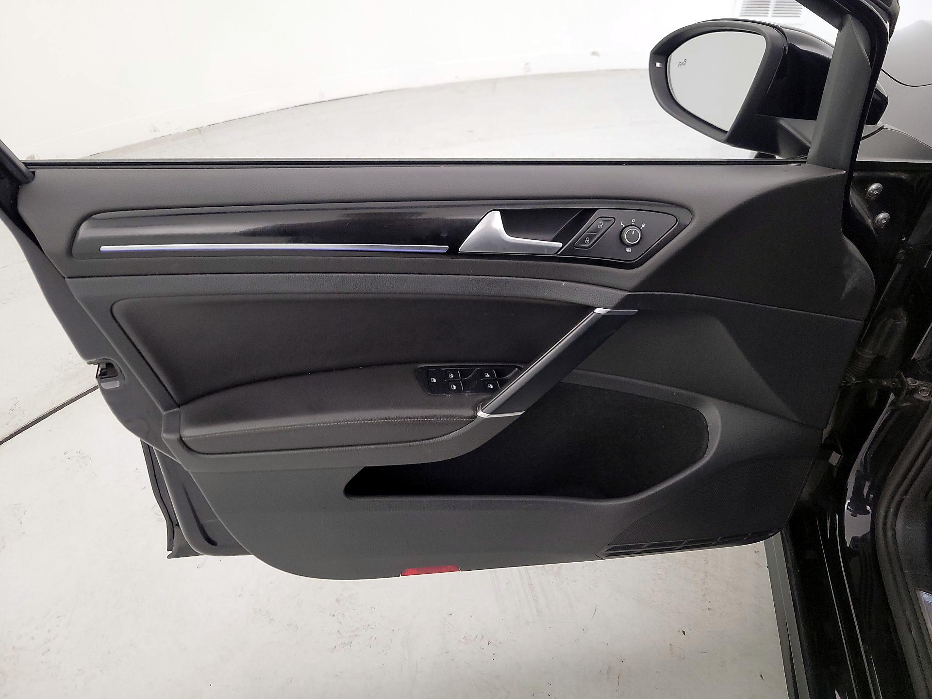 Thumbnail: 2019 Volkswagen Golf - 12