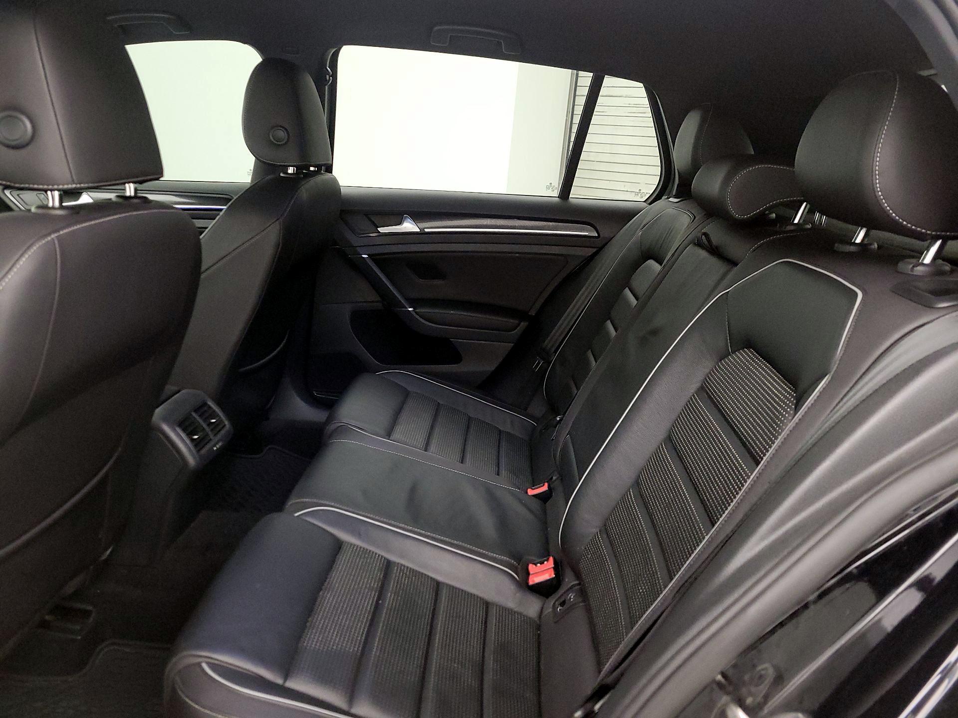 Thumbnail: 2019 Volkswagen Golf - 20