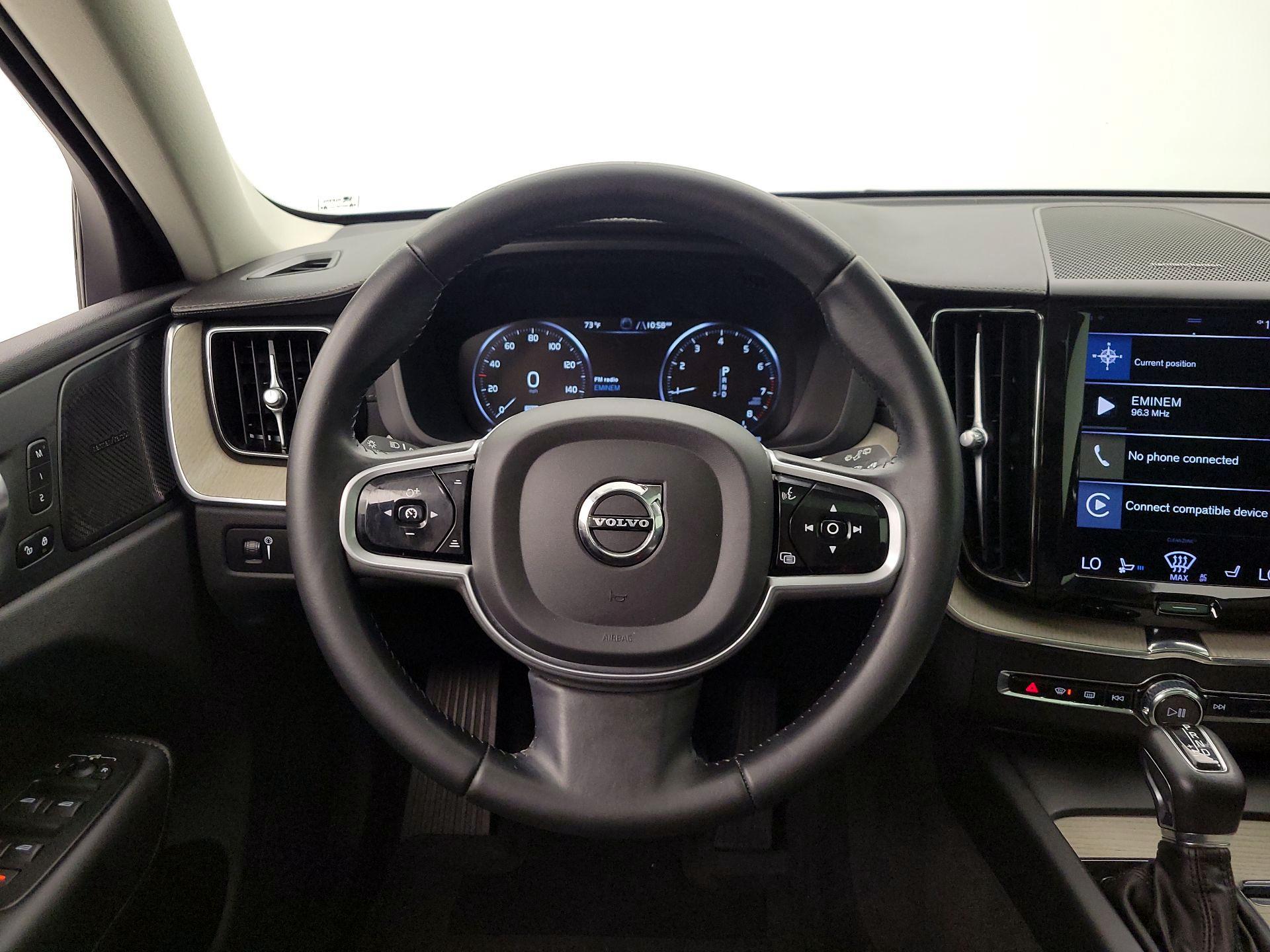 Thumbnail: 2021 Volvo XC60 - 10