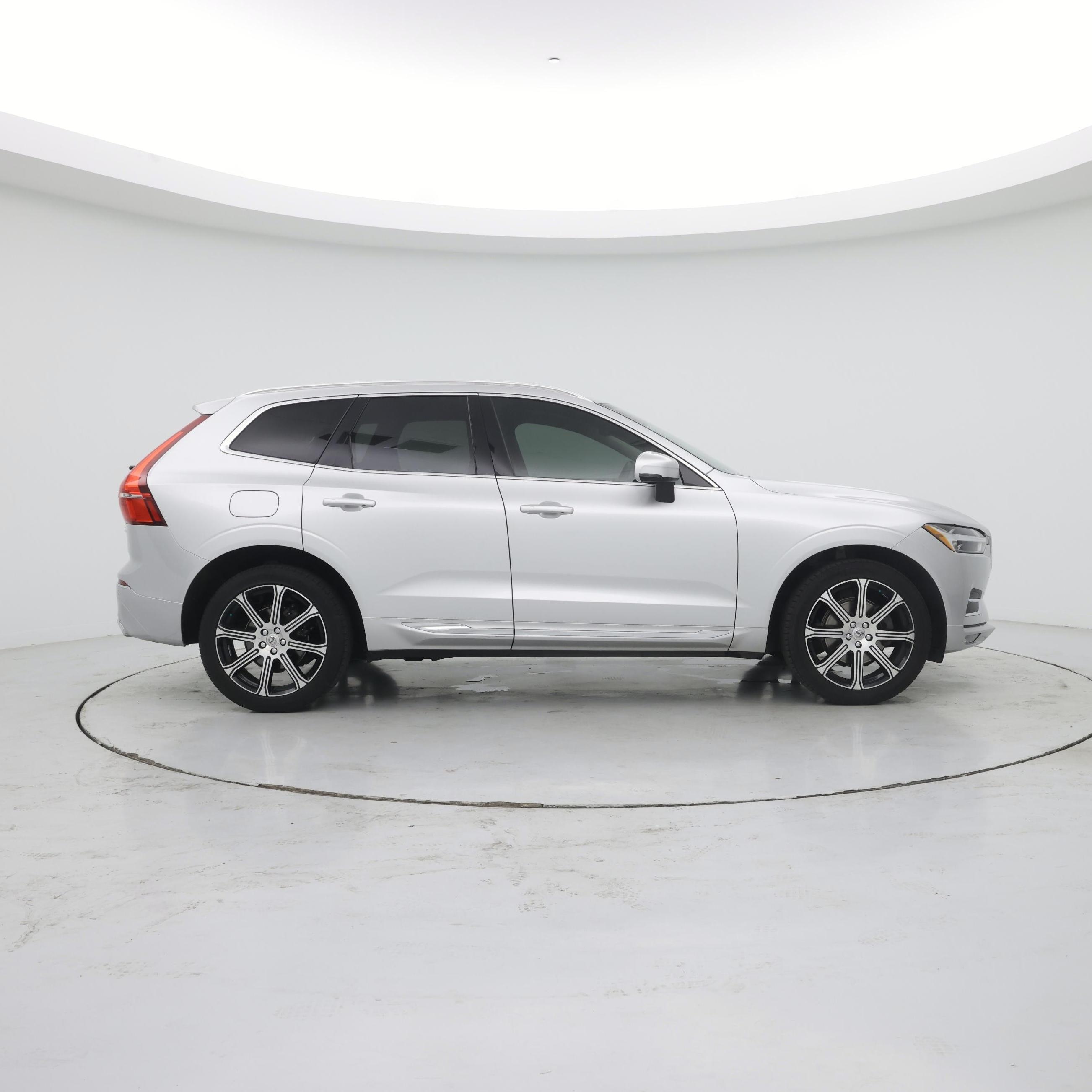 Thumbnail: 2021 Volvo XC60 - 7