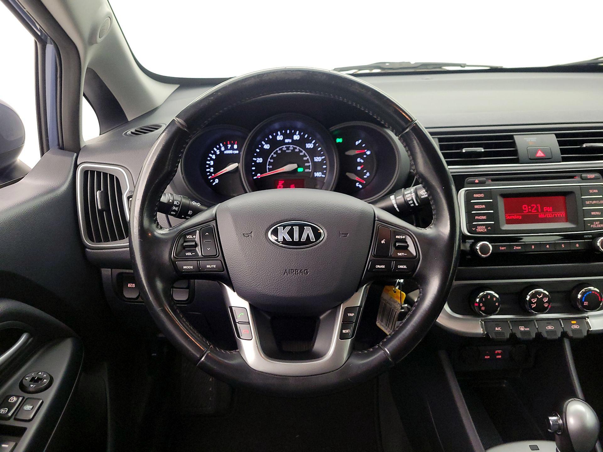 Thumbnail: 2016 Kia Rio - 10