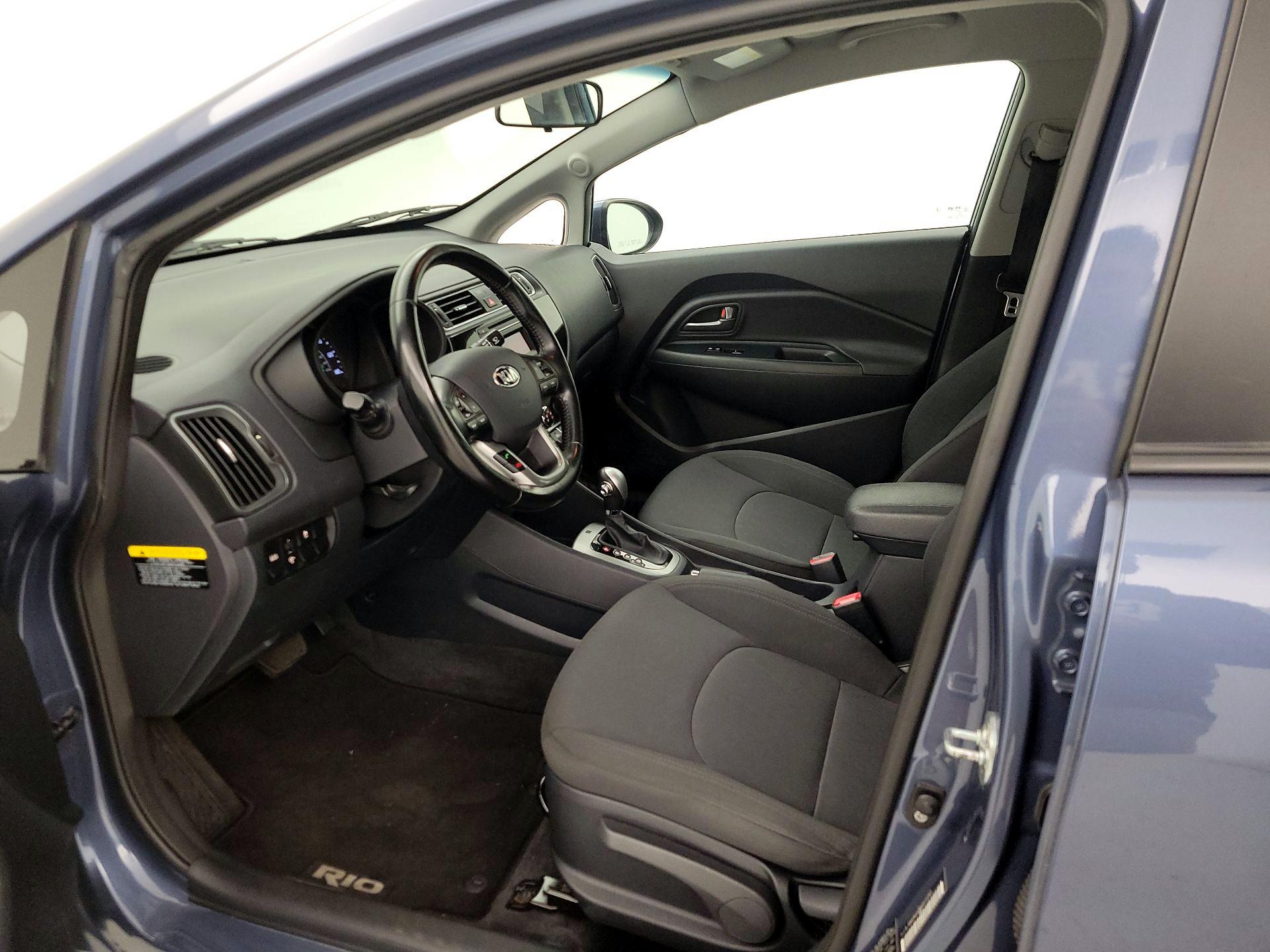 Thumbnail: 2016 Kia Rio - 11