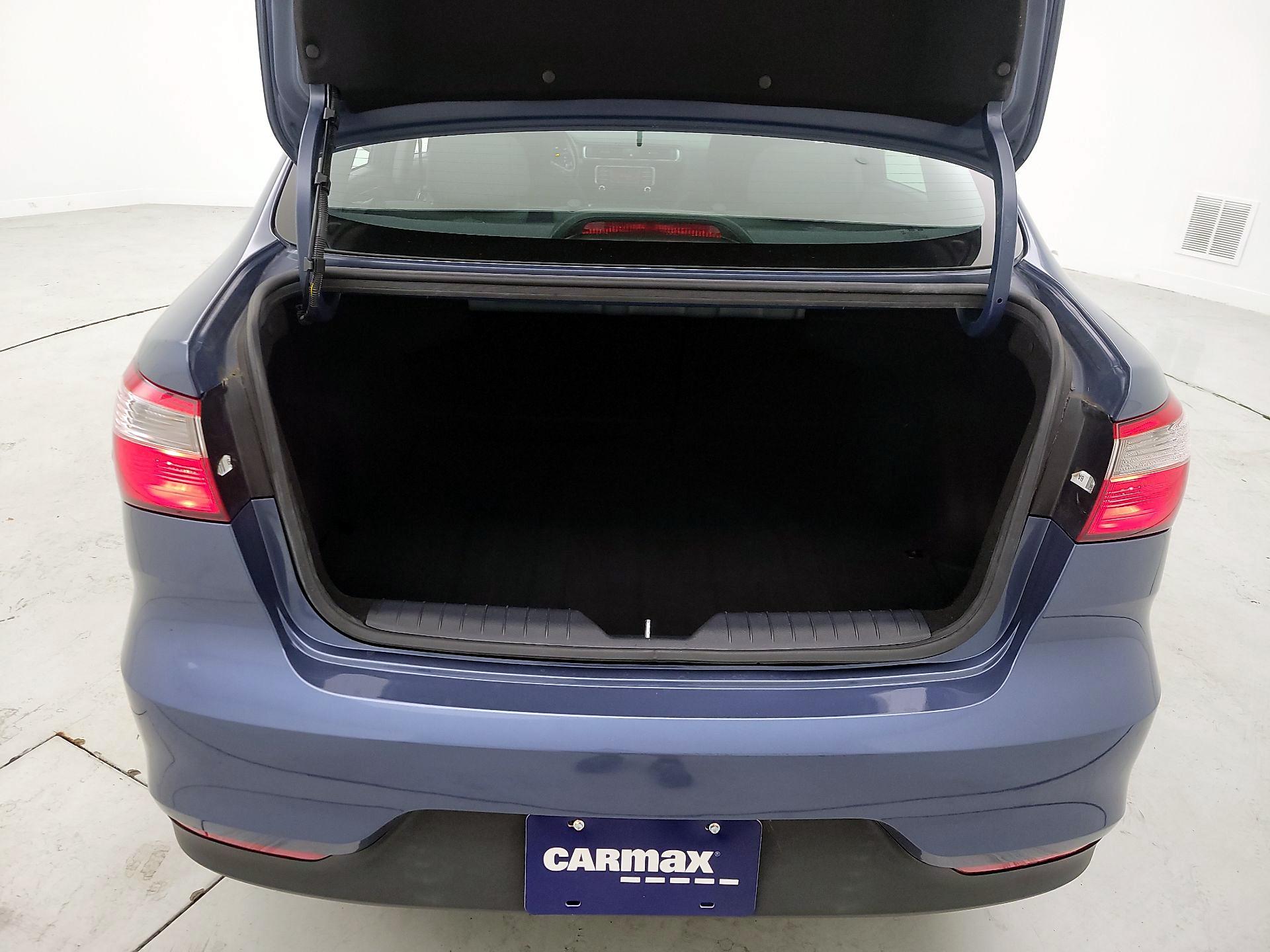 Thumbnail: 2016 Kia Rio - 19
