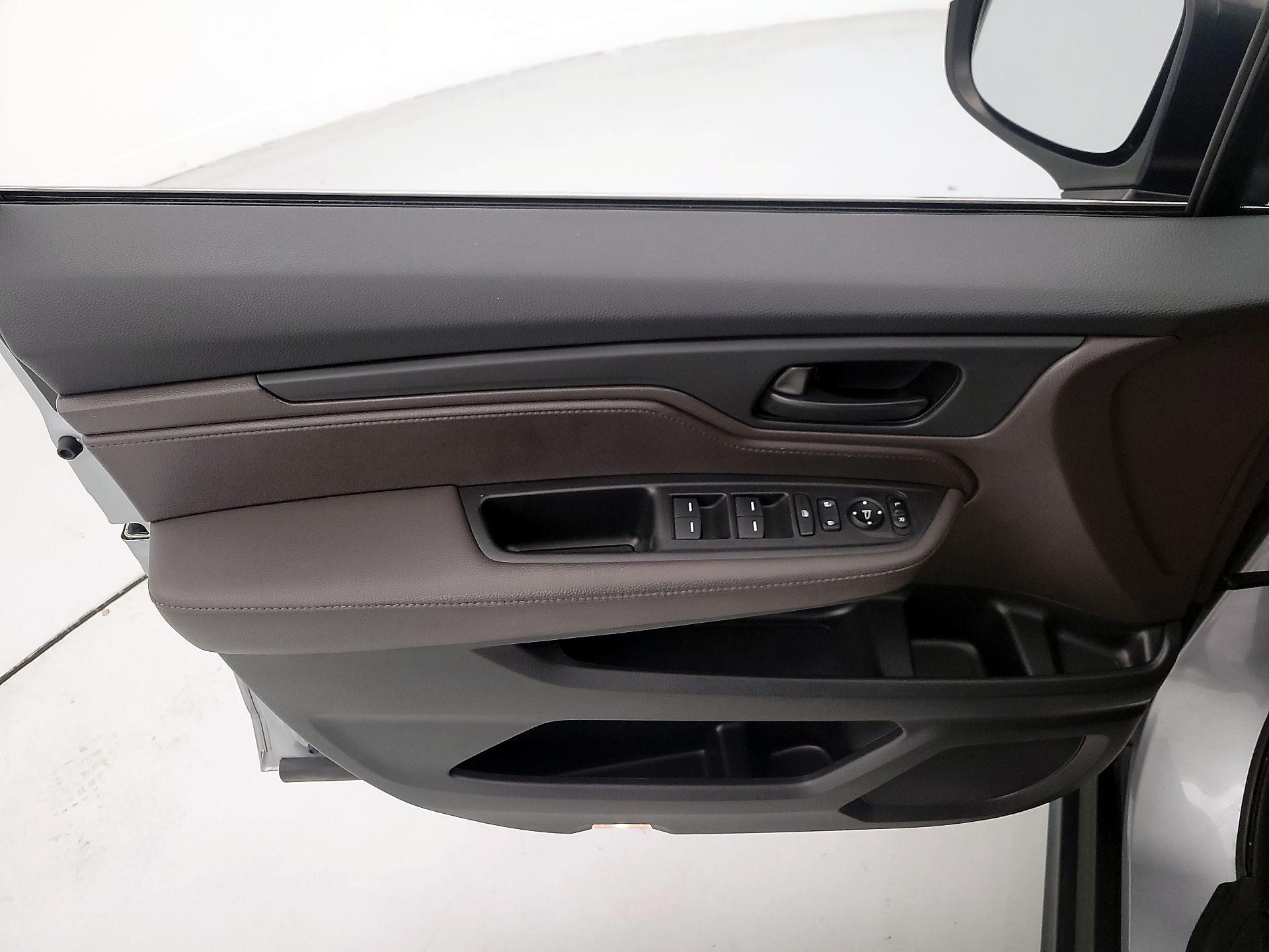 Thumbnail: 2019 Honda Odyssey - 12