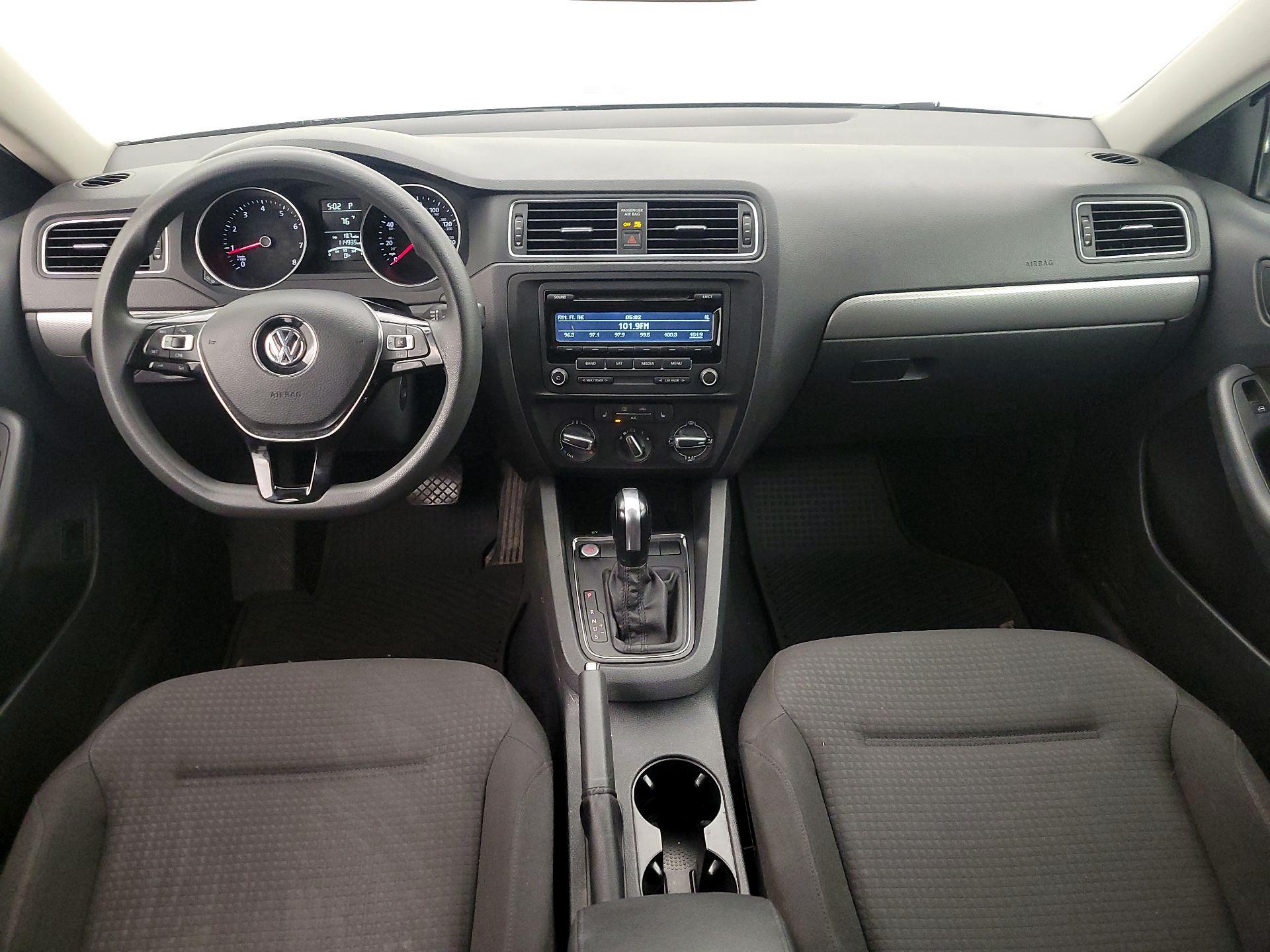 Thumbnail: 2015 Volkswagen Jetta - 9