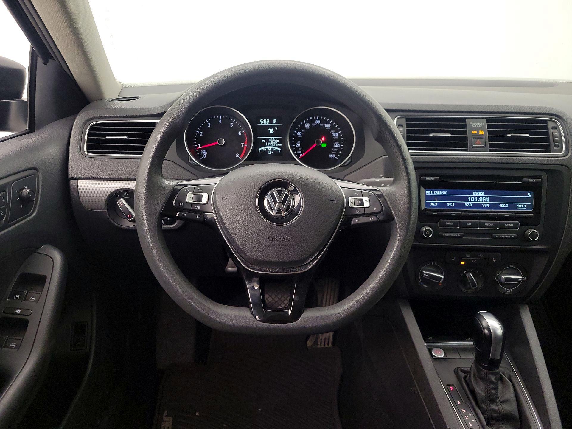 Thumbnail: 2015 Volkswagen Jetta - 10