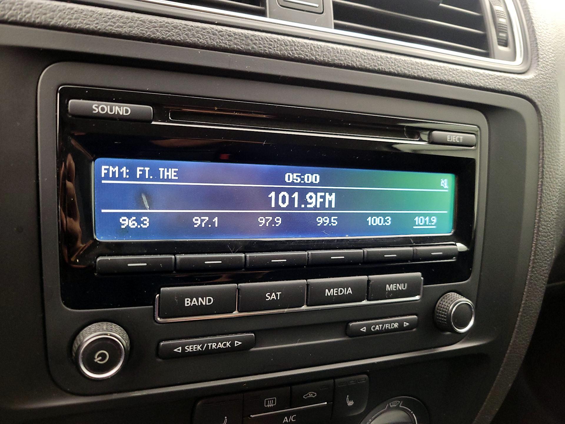 Thumbnail: 2015 Volkswagen Jetta - 14