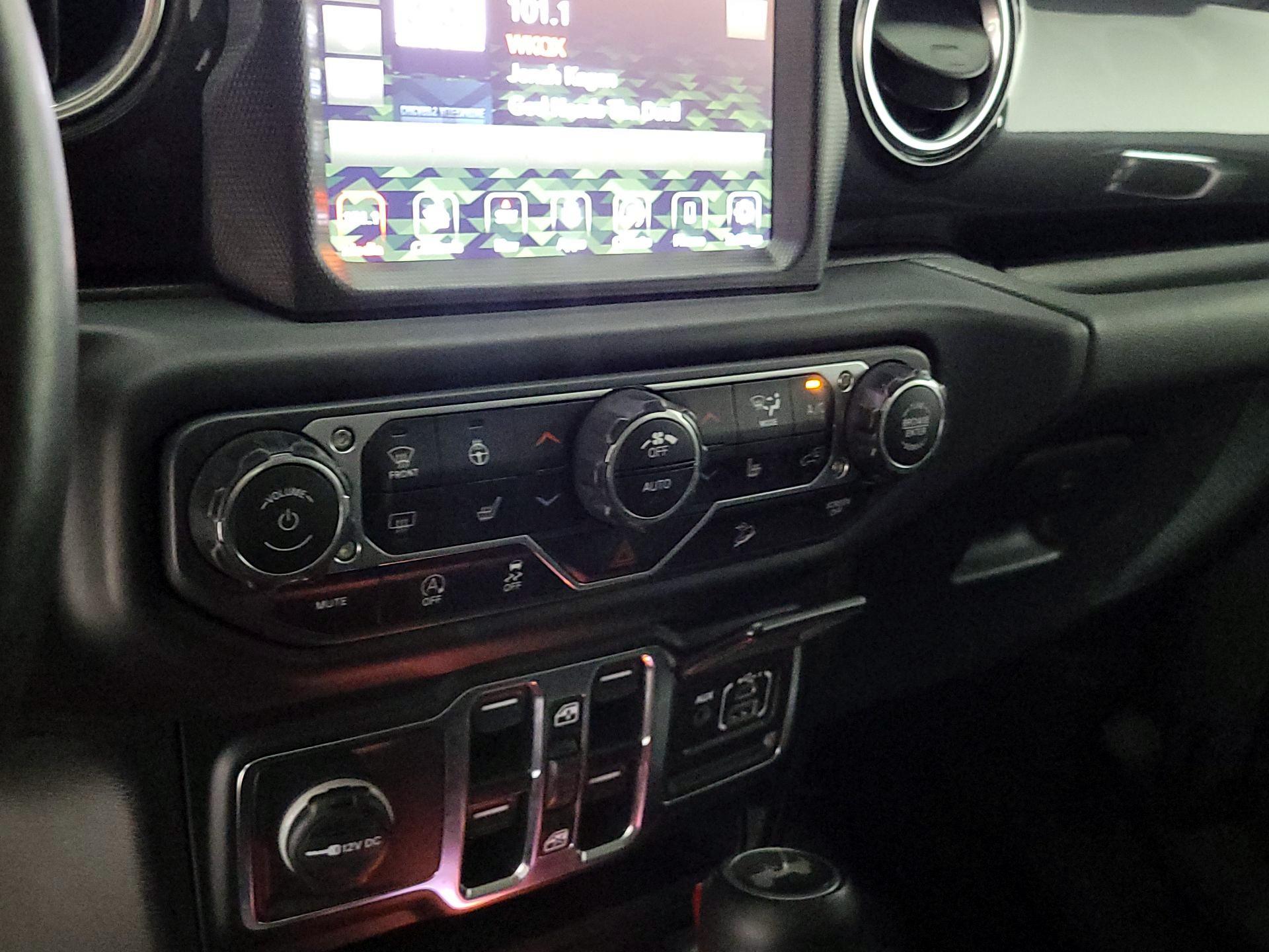 Thumbnail: 2020 Jeep Wrangler - 17