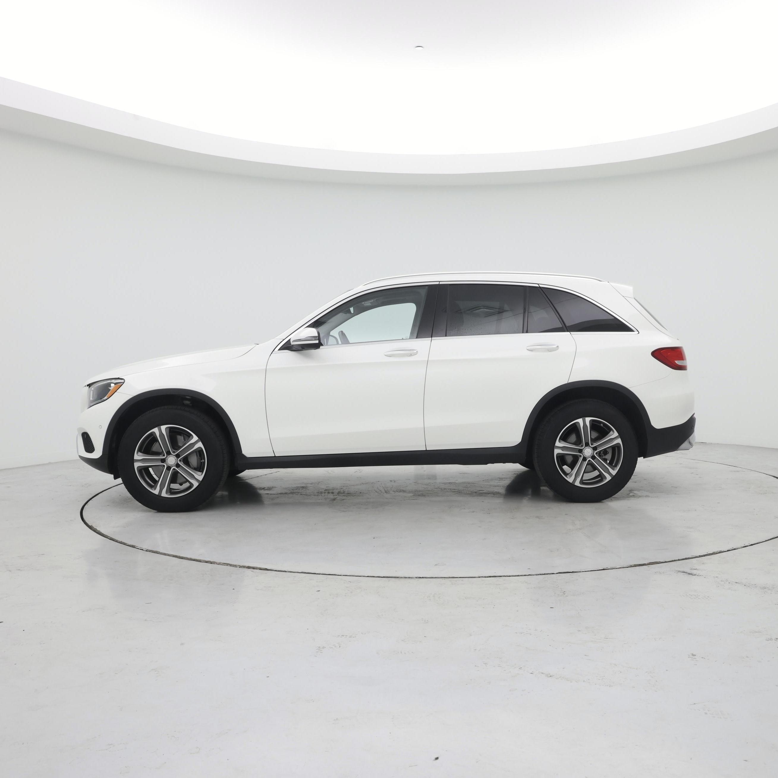 Thumbnail: 2016 Mercedes-Benz GLC - 3