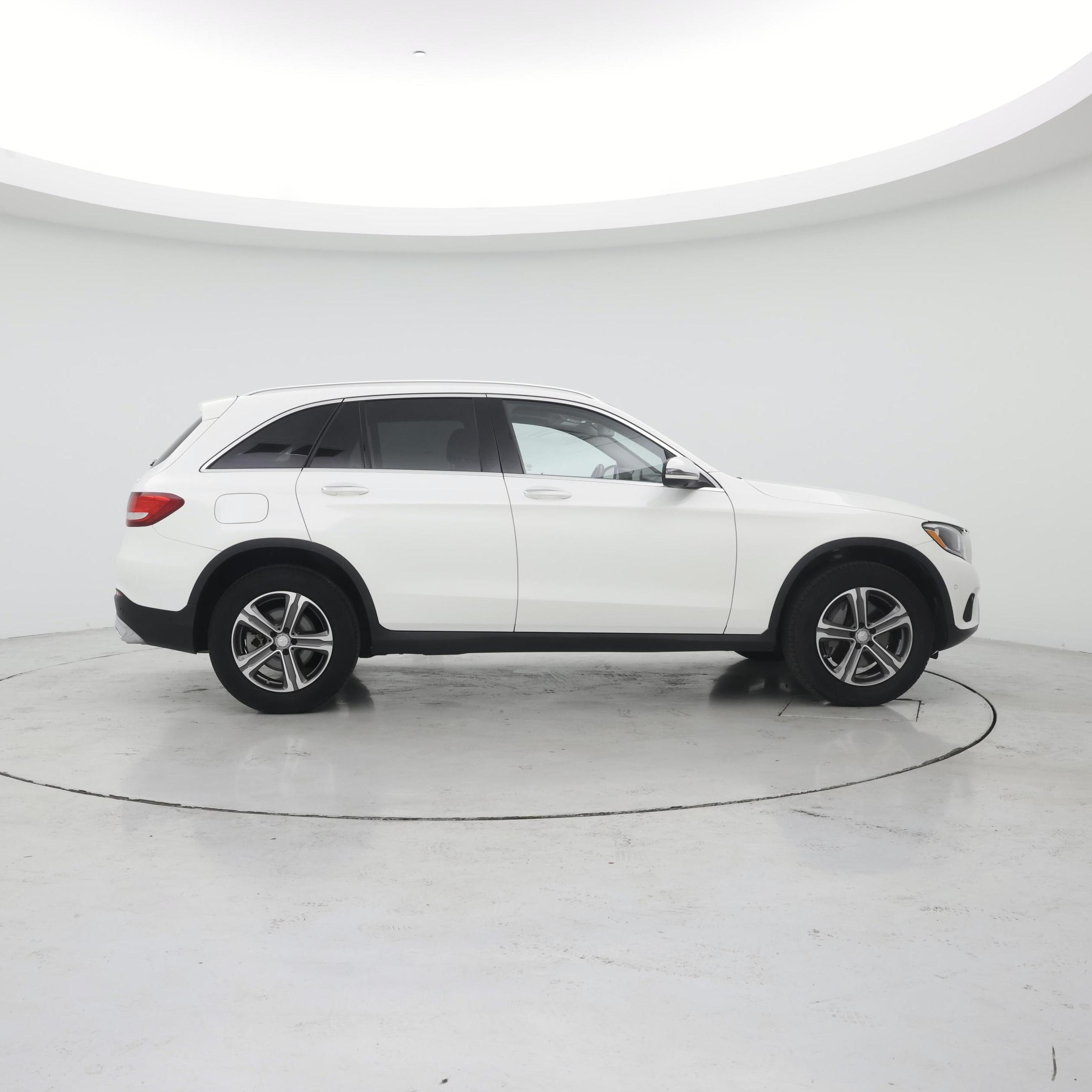 Thumbnail: 2016 Mercedes-Benz GLC - 7