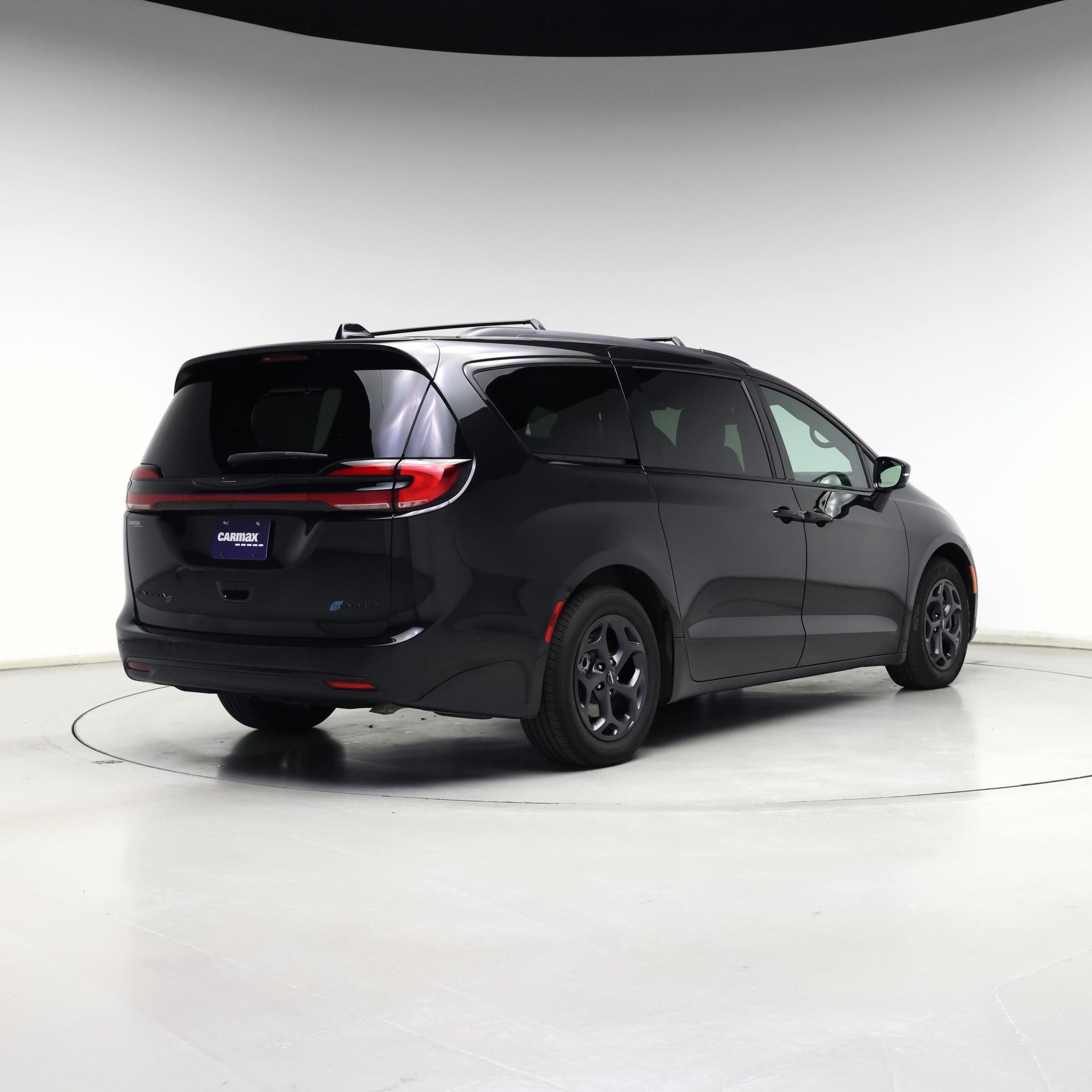 Thumbnail: 2022 Chrysler Pacifica - 8