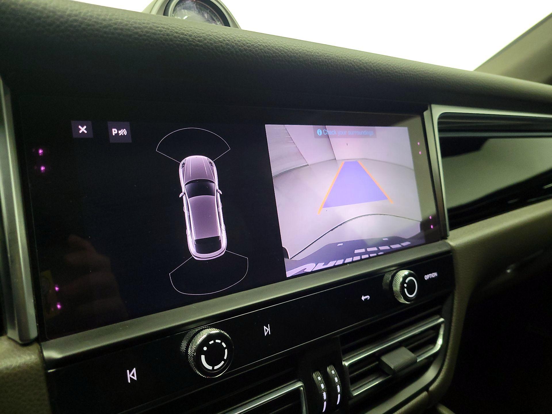 Thumbnail: 2022 Porsche Macan - 14