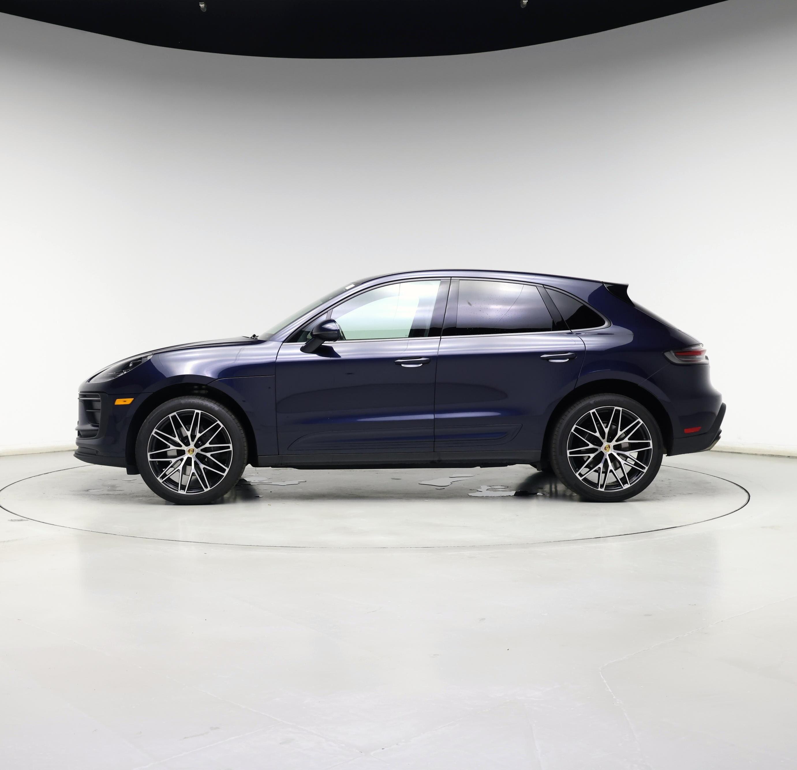 Thumbnail: 2022 Porsche Macan - 3