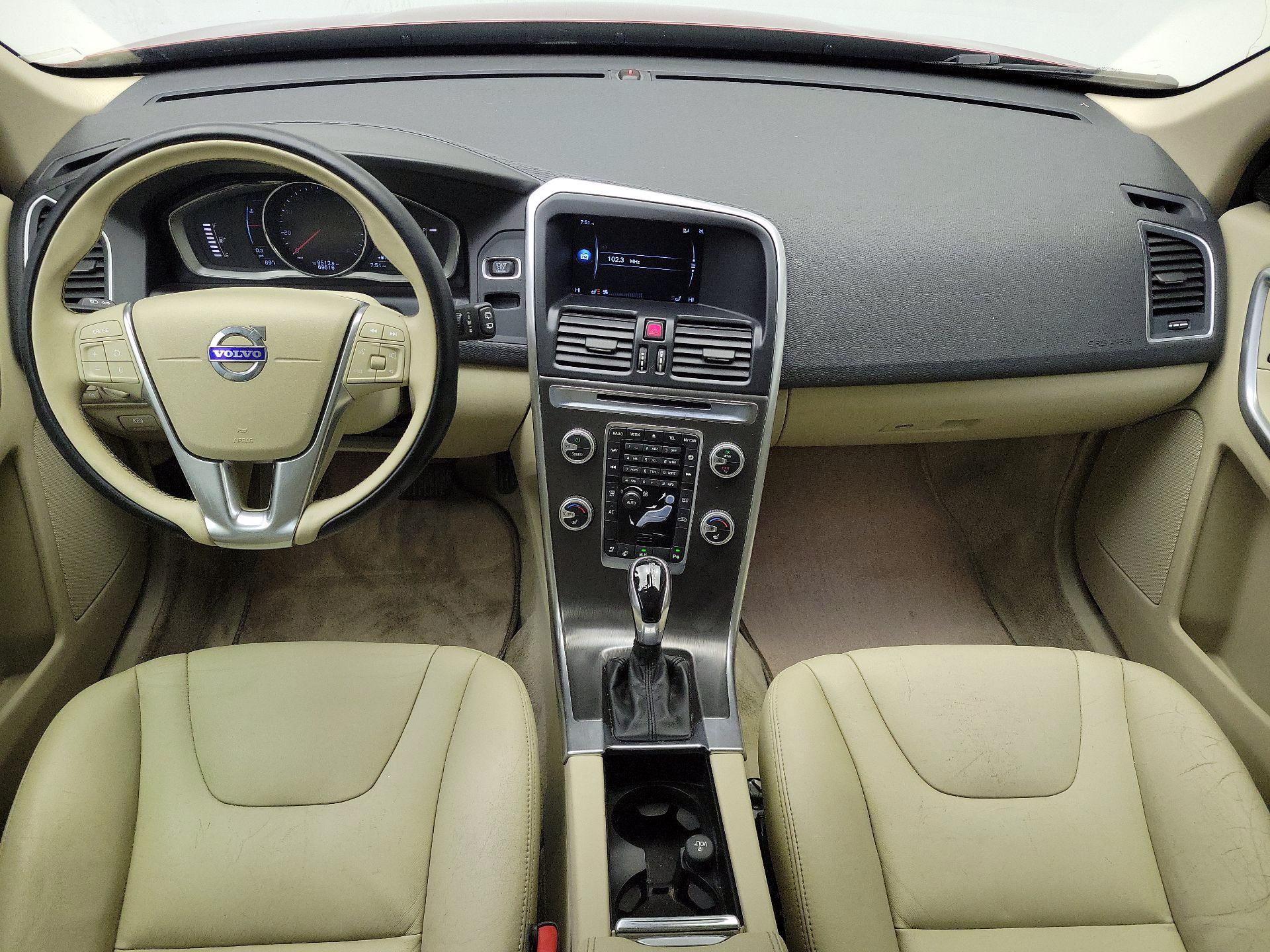 Thumbnail: 2015 Volvo XC60 - 9