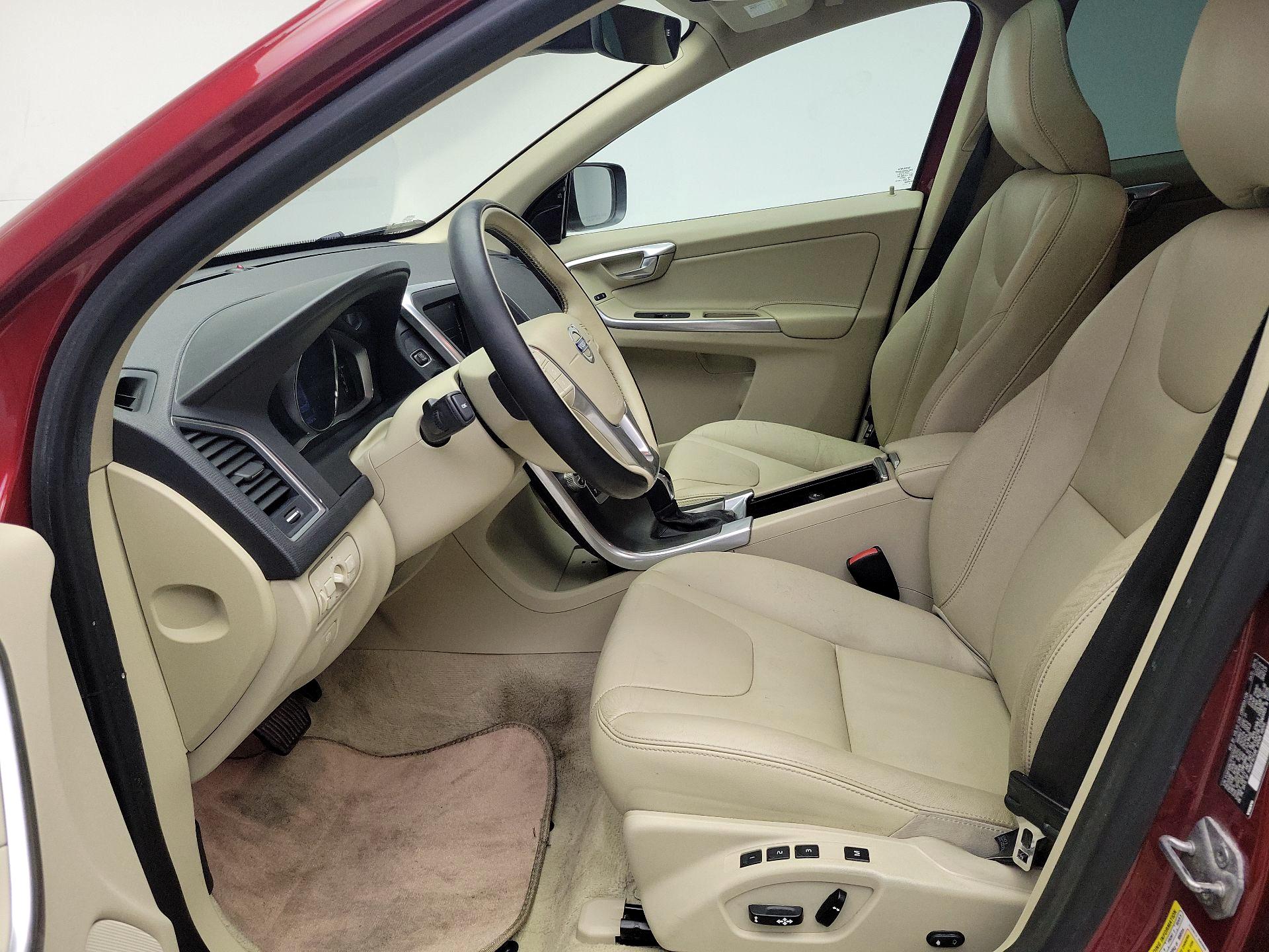 Thumbnail: 2015 Volvo XC60 - 11