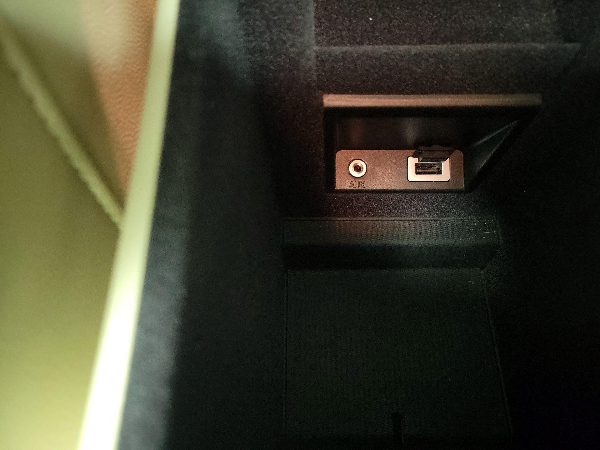 Thumbnail: 2015 Volvo XC60 - 17