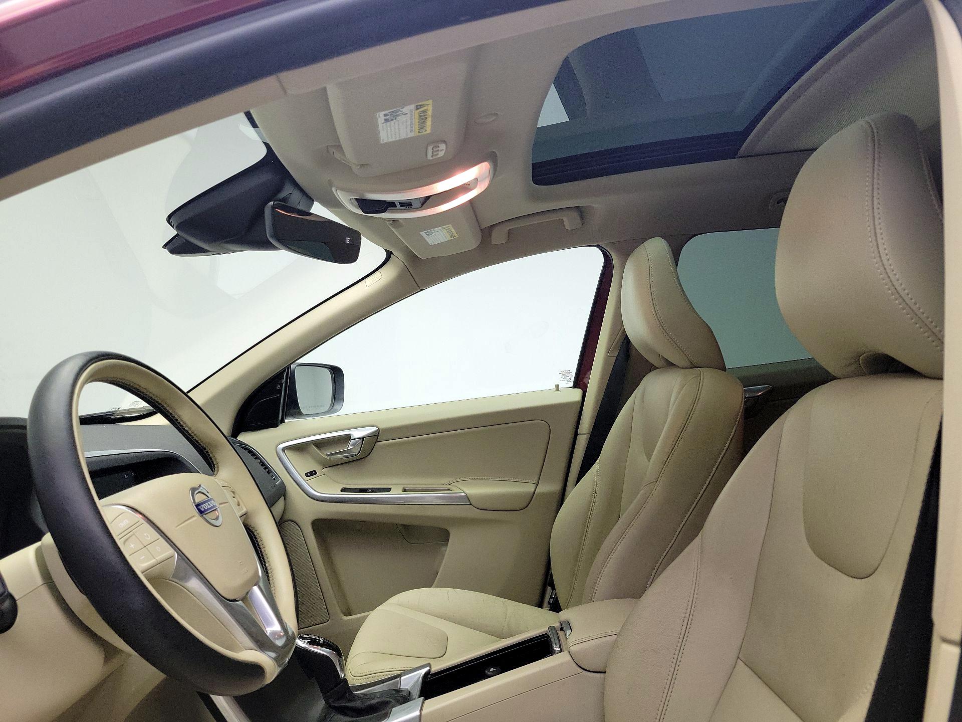 Thumbnail: 2015 Volvo XC60 - 18