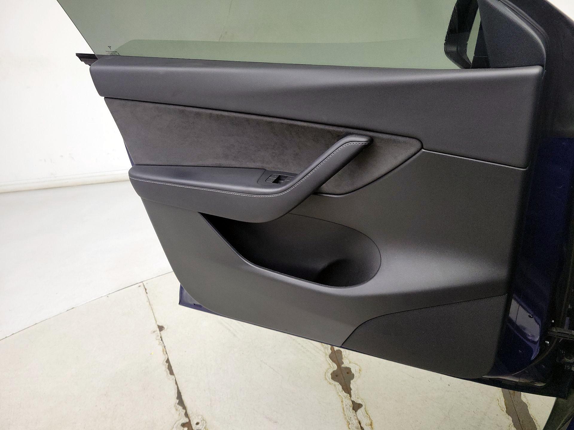 Thumbnail: 2022 Tesla Model Y - 12