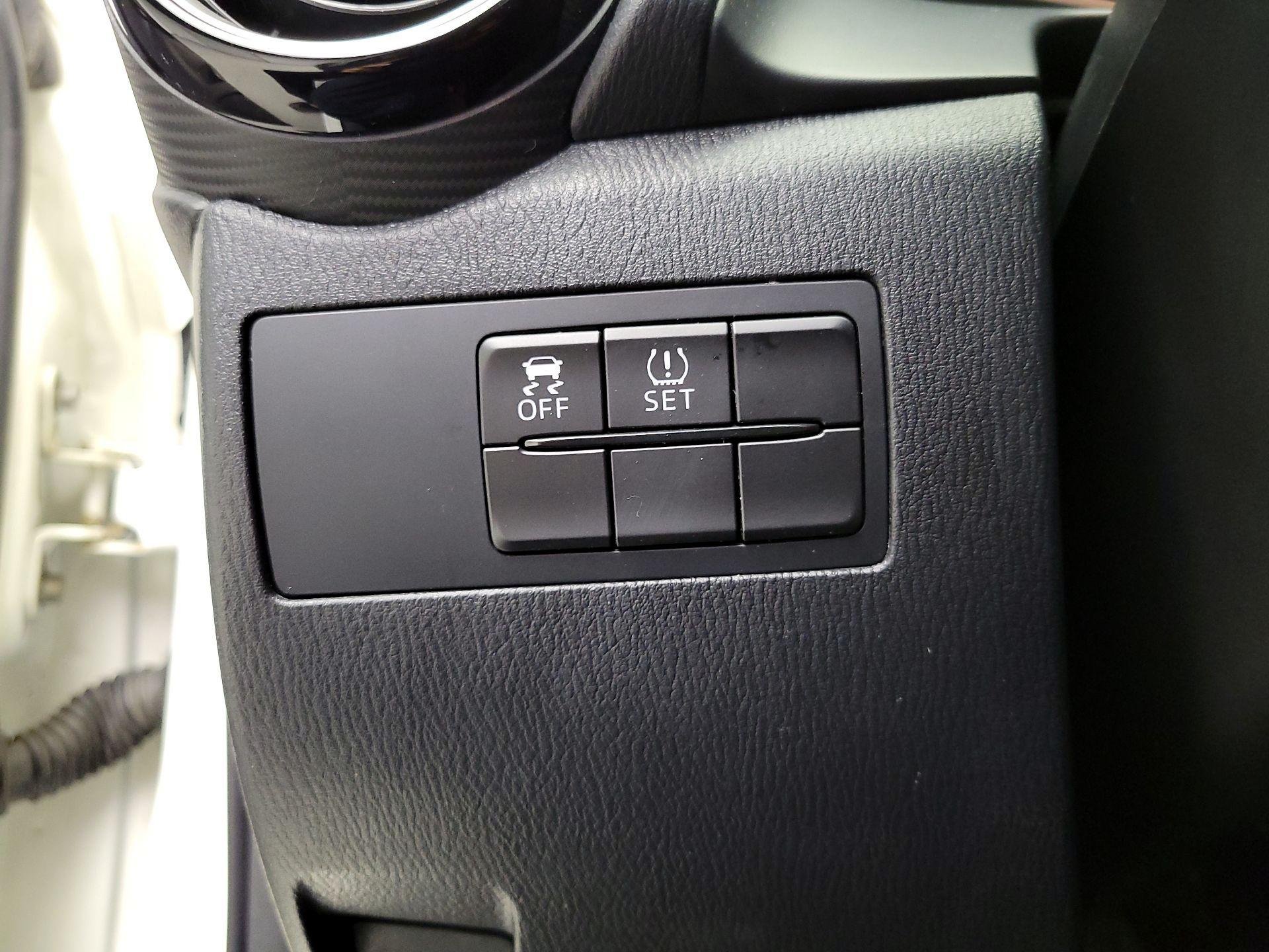 Thumbnail: 2020 Toyota Yaris - 13