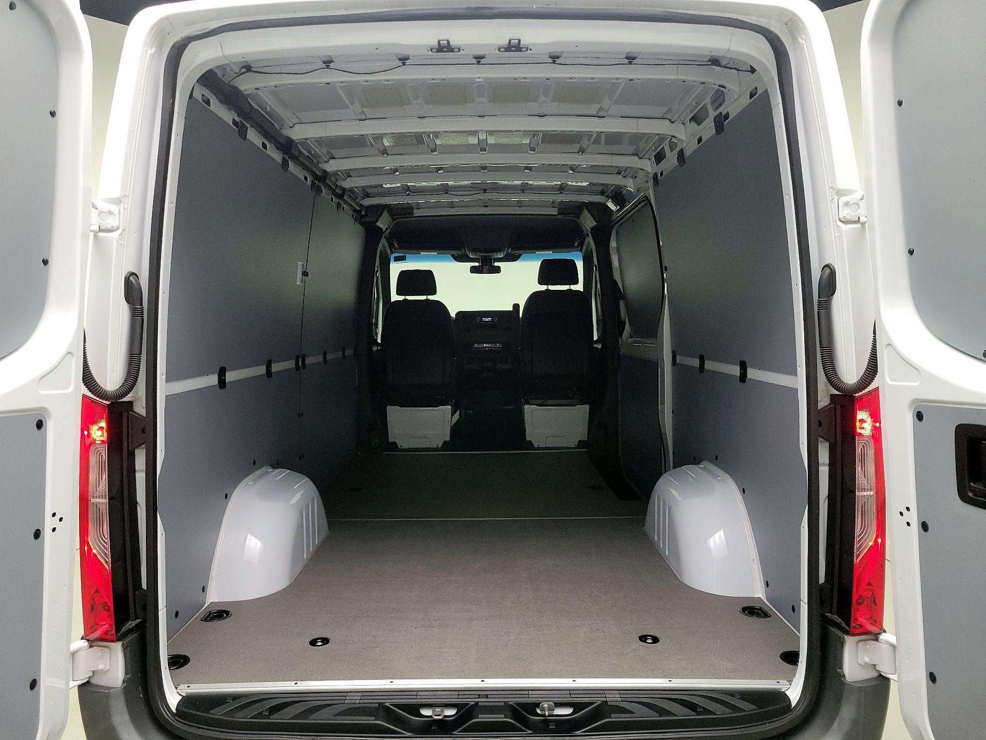 Thumbnail: 2023 Mercedes-Benz Sprinter - 19