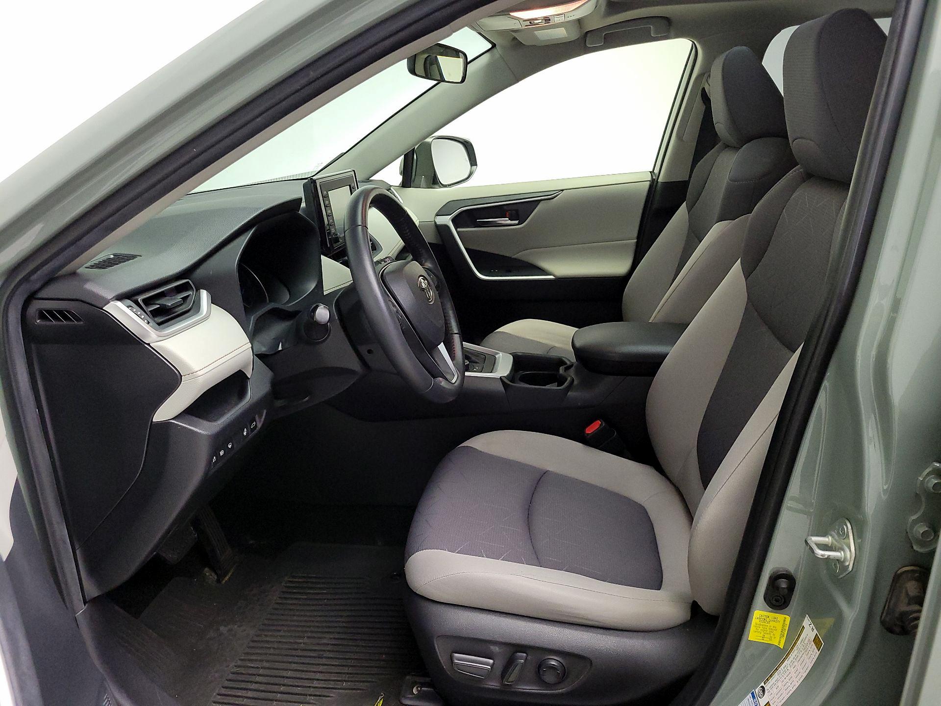 Thumbnail: 2021 Toyota RAV4 - 11