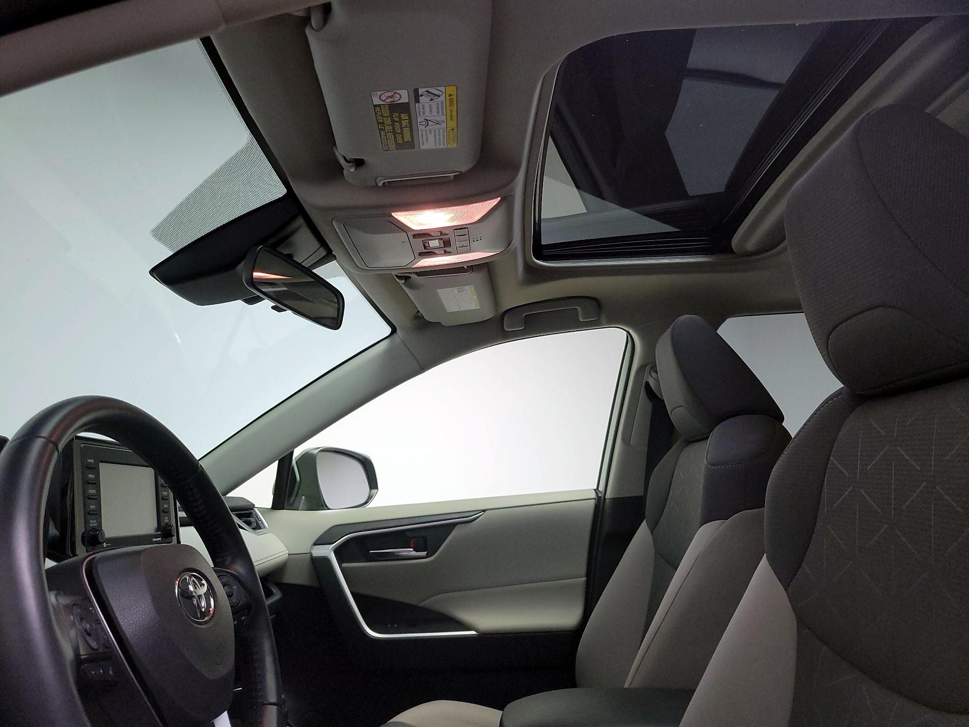 Thumbnail: 2021 Toyota RAV4 - 19