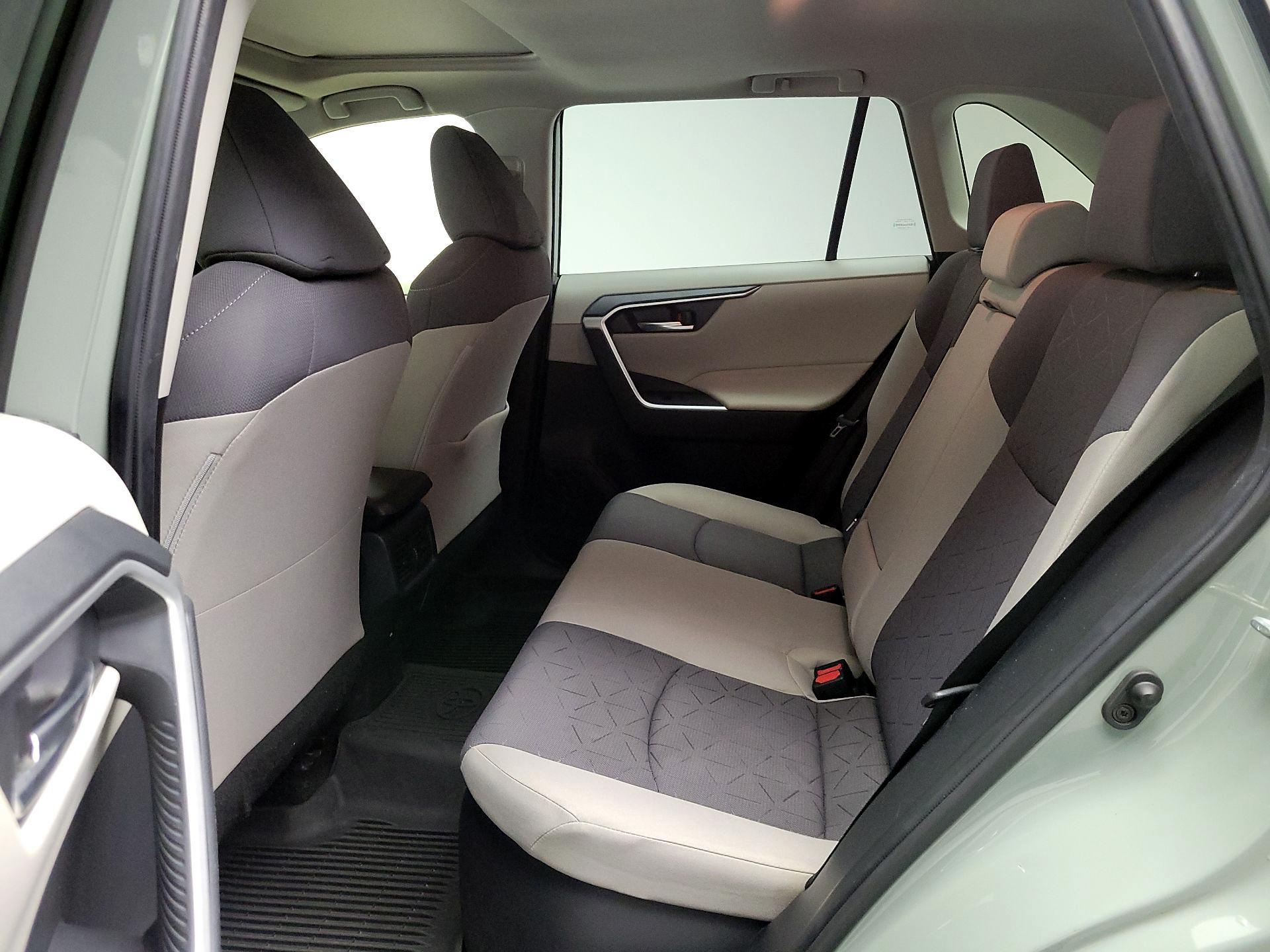 Thumbnail: 2021 Toyota RAV4 - 20
