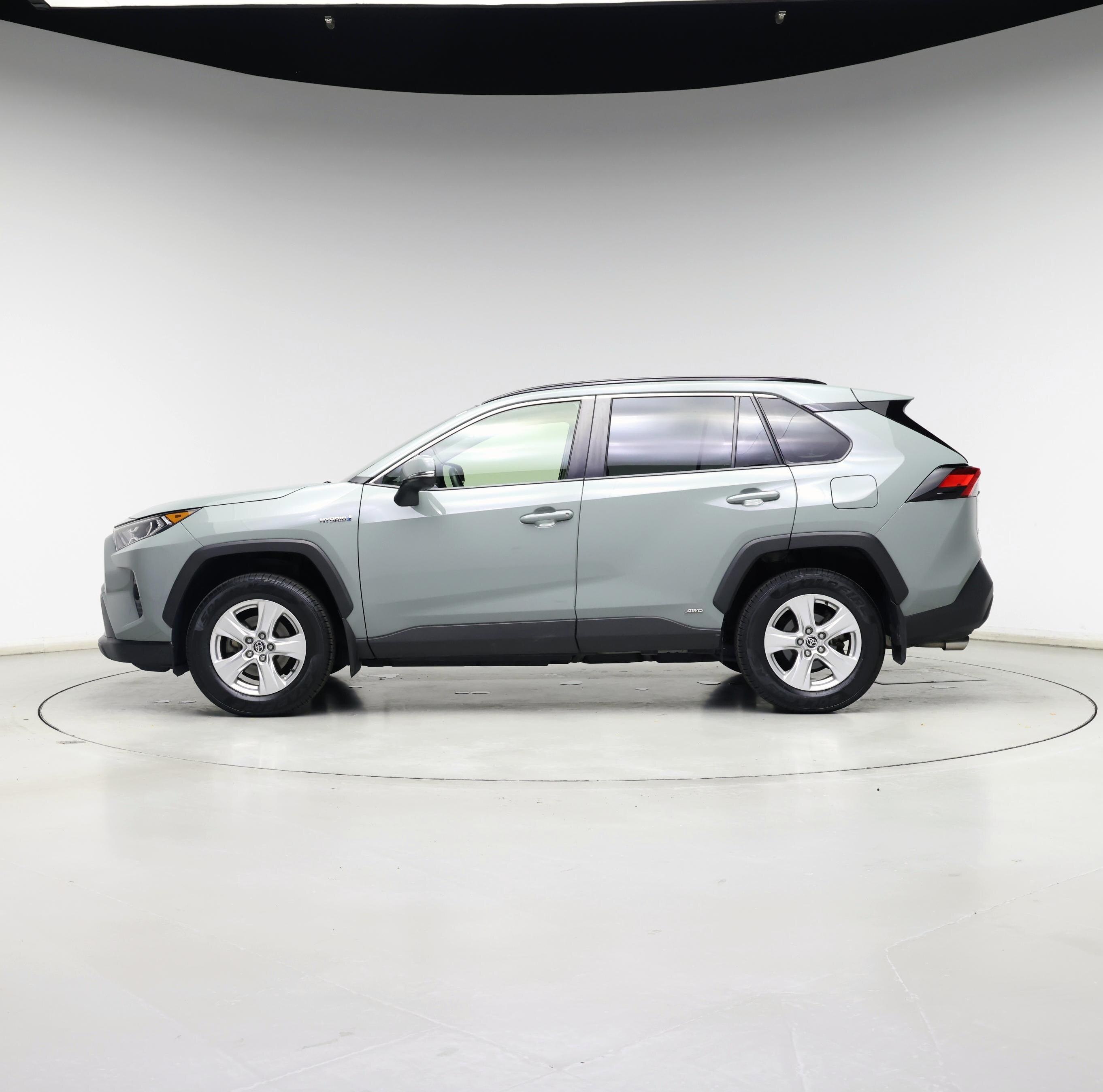 Thumbnail: 2021 Toyota RAV4 - 3