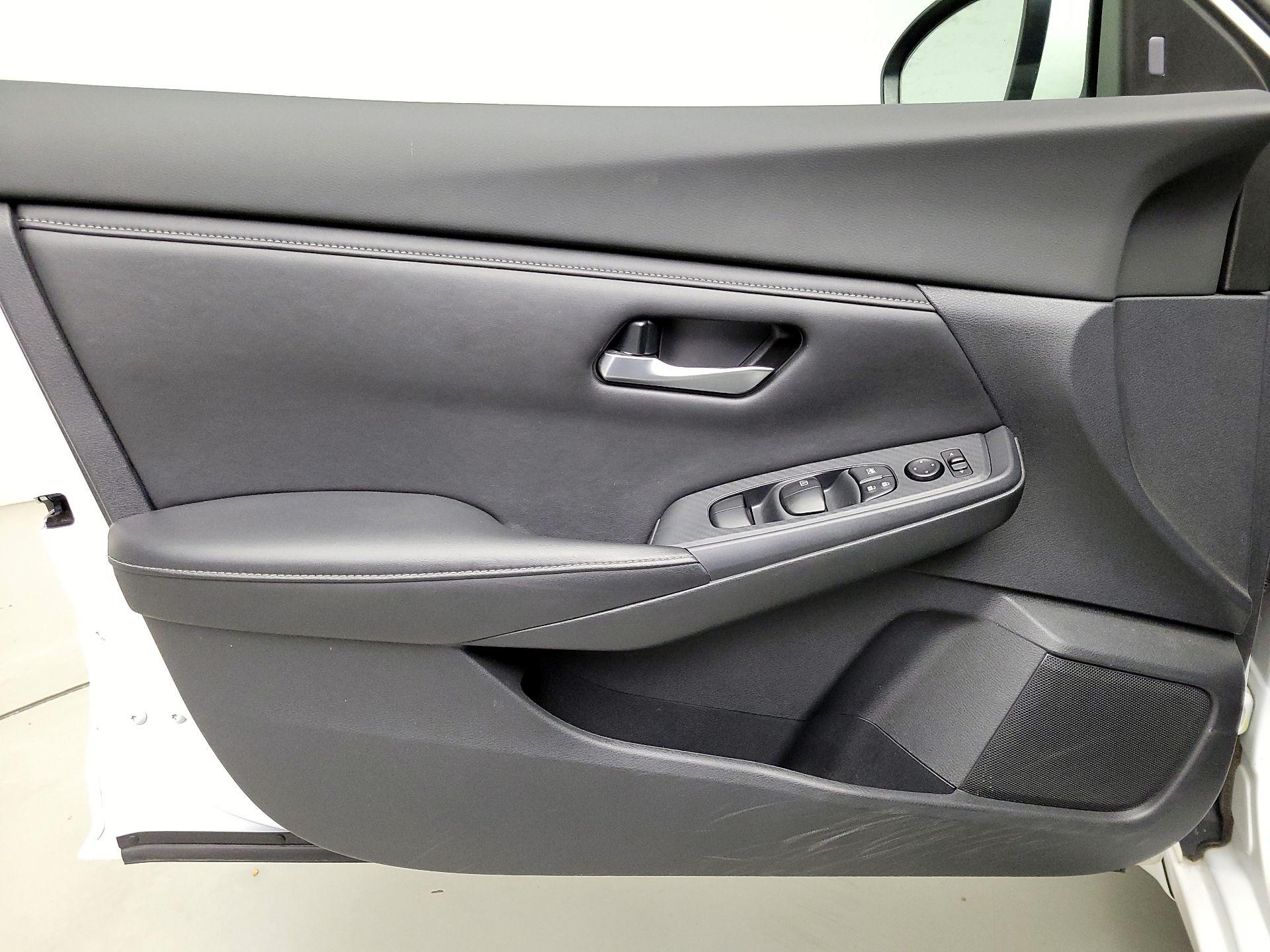 Thumbnail: 2021 Nissan Sentra - 12