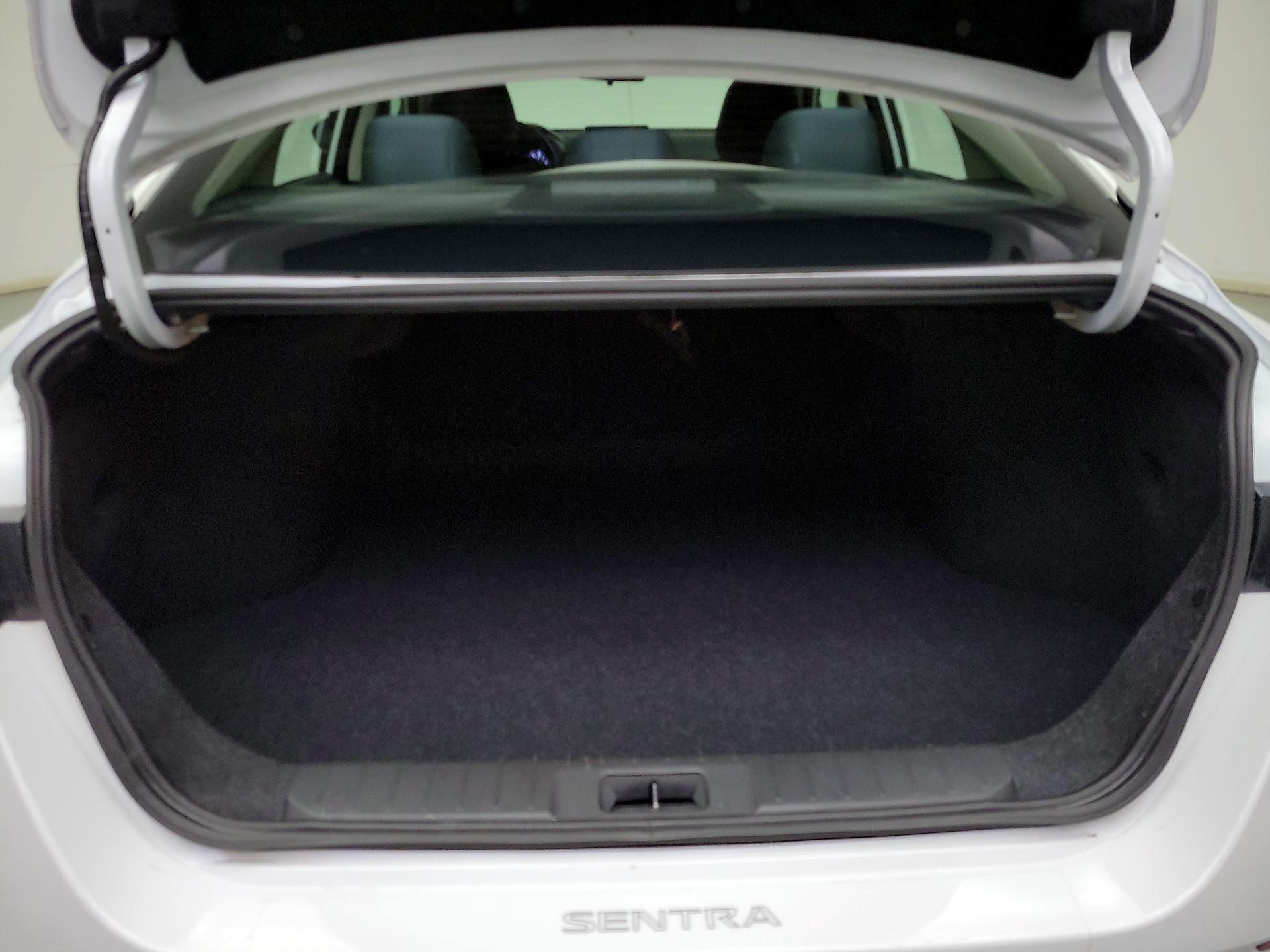 Thumbnail: 2021 Nissan Sentra - 20