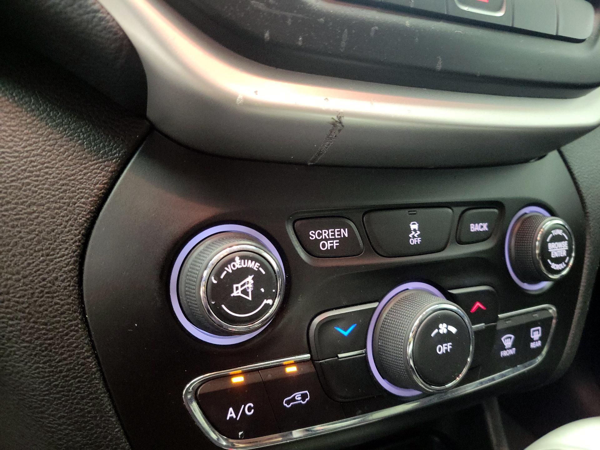 Thumbnail: 2014 Jeep Cherokee - 16