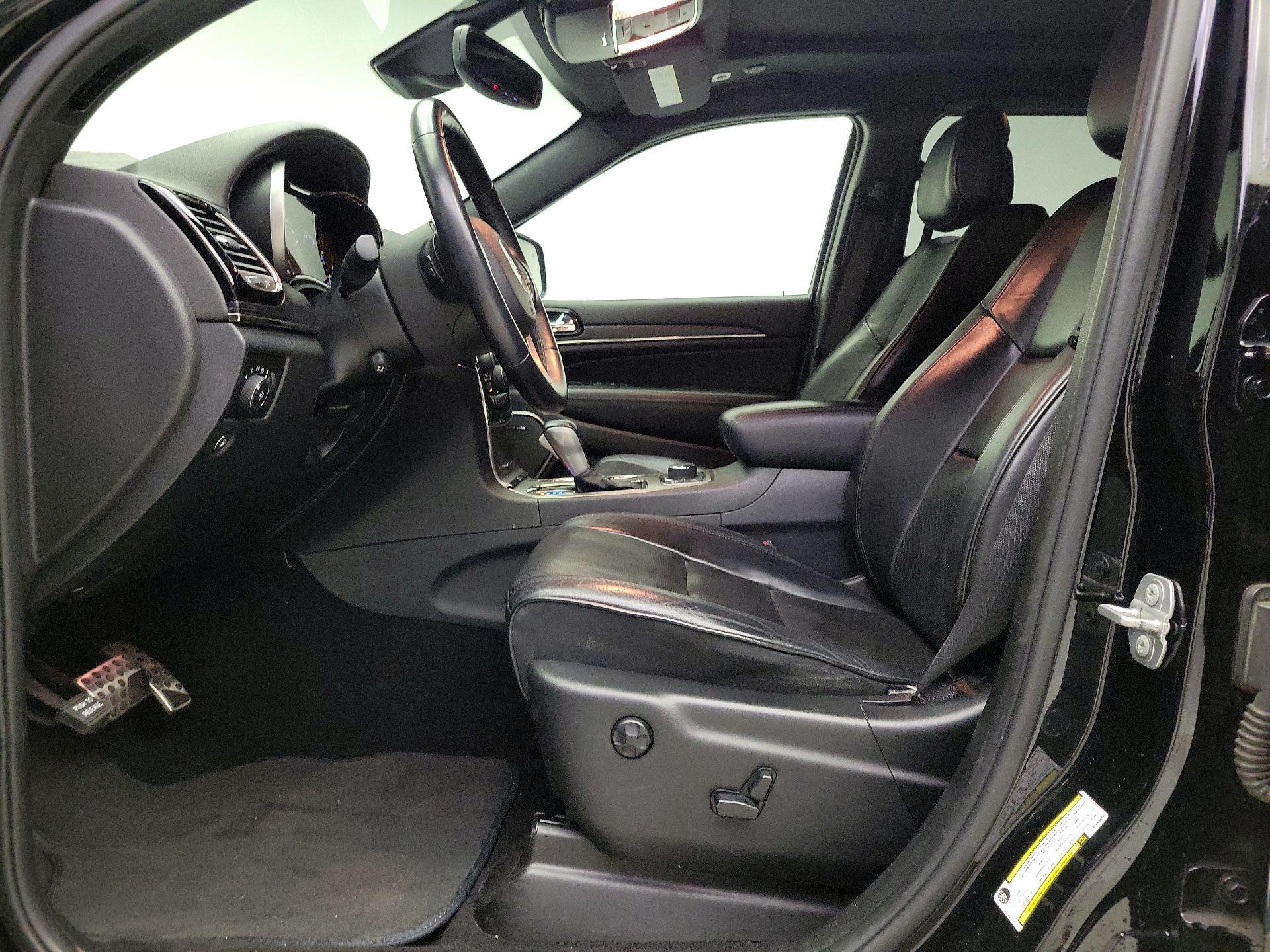 Thumbnail: 2019 Jeep Grand Cherokee - 11