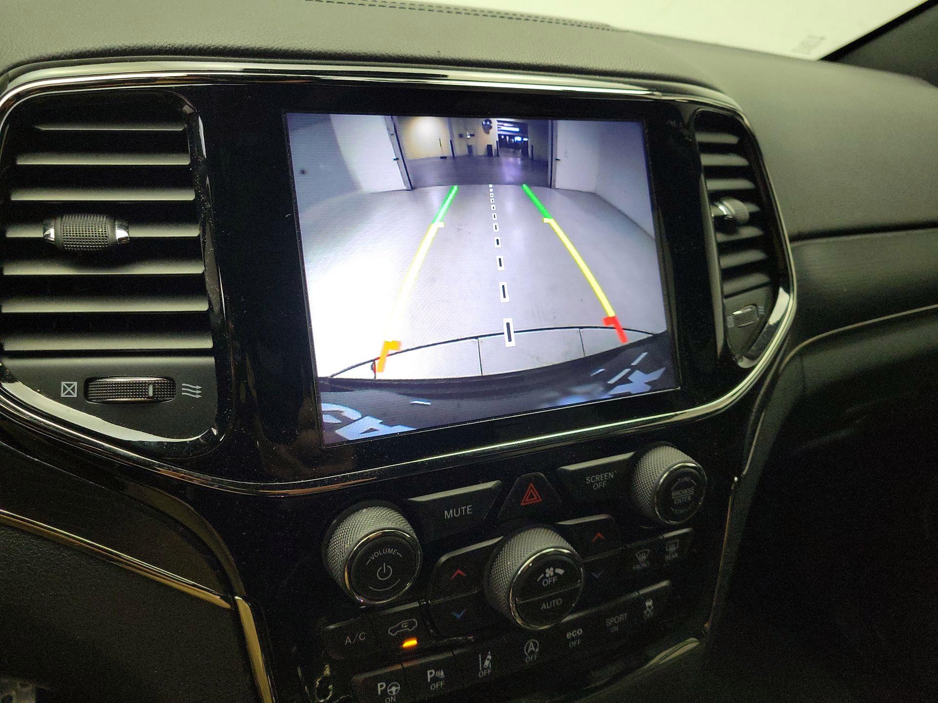 Thumbnail: 2019 Jeep Grand Cherokee - 15