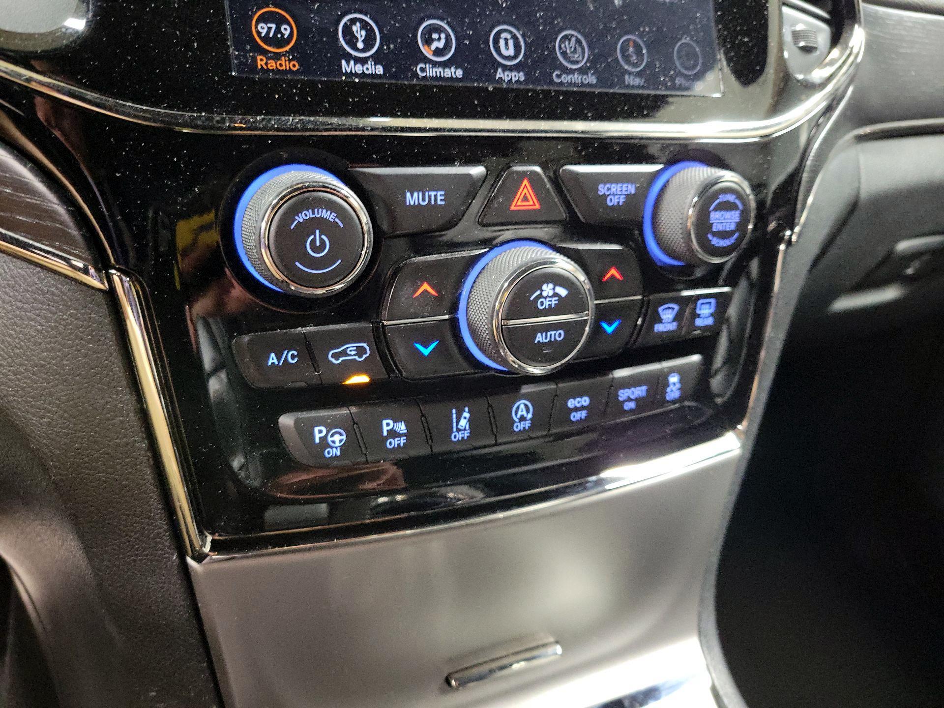 Thumbnail: 2019 Jeep Grand Cherokee - 17