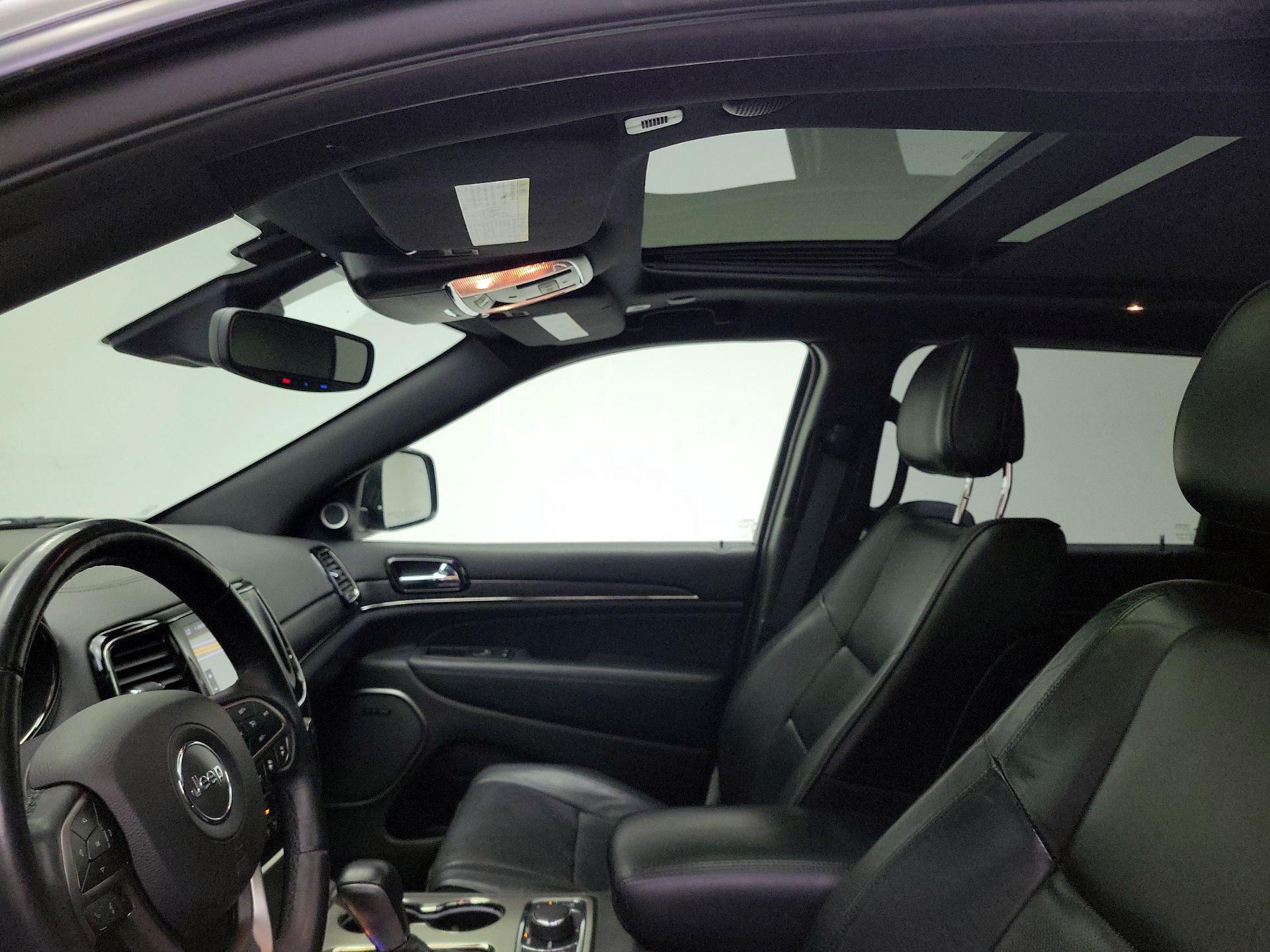 Thumbnail: 2019 Jeep Grand Cherokee - 20