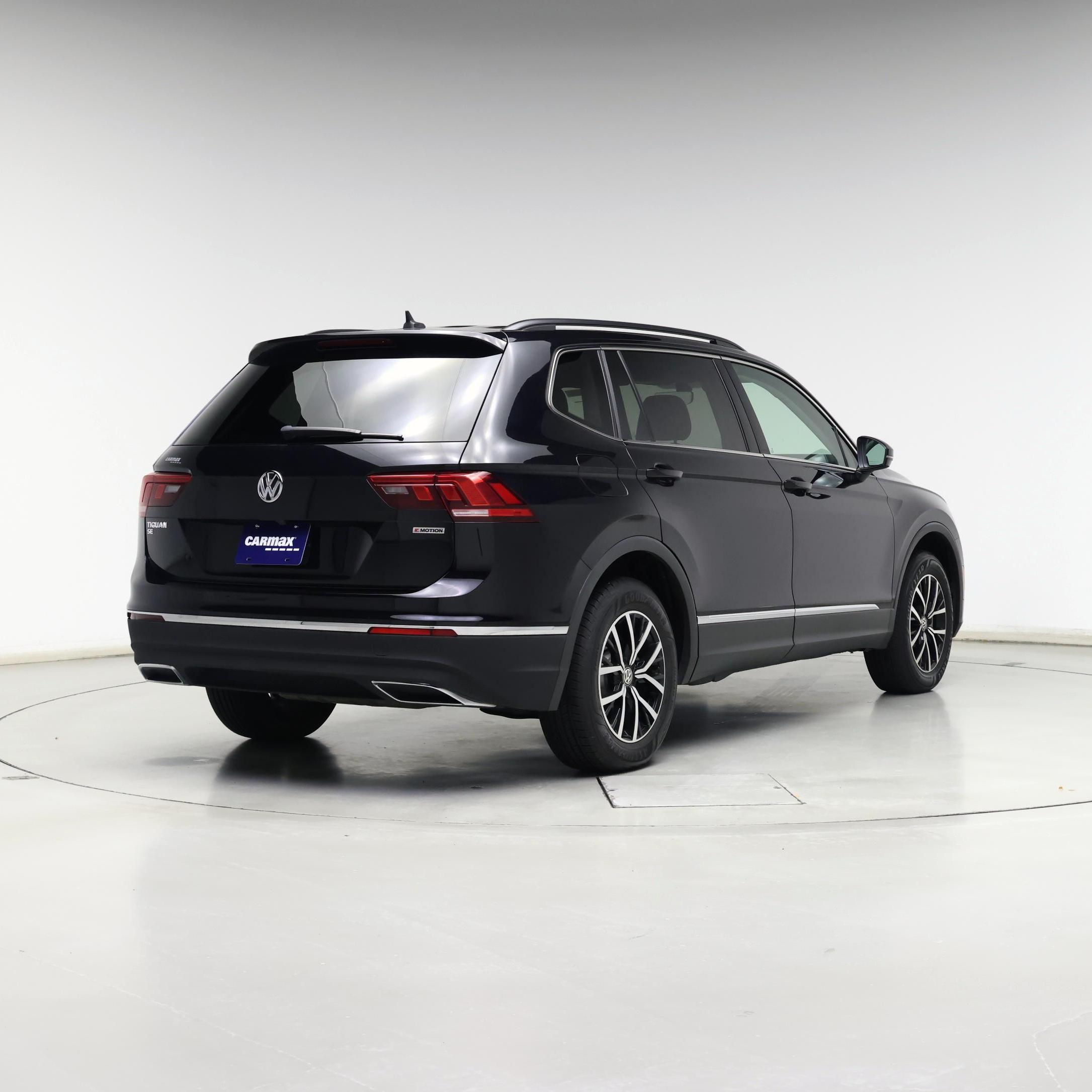 Thumbnail: 2021 Volkswagen Tiguan - 8