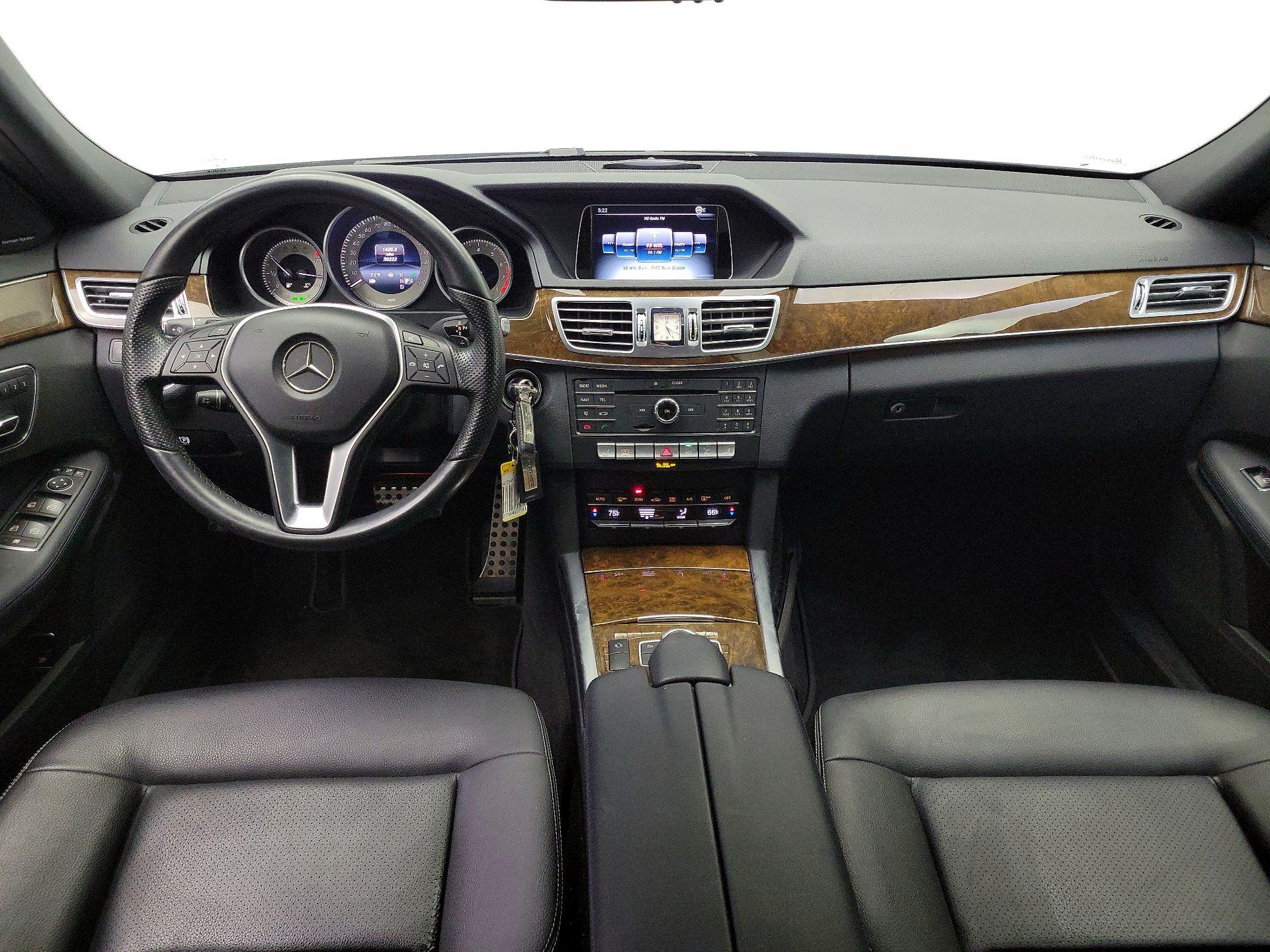 Thumbnail: 2016 Mercedes-Benz E-Class - 9