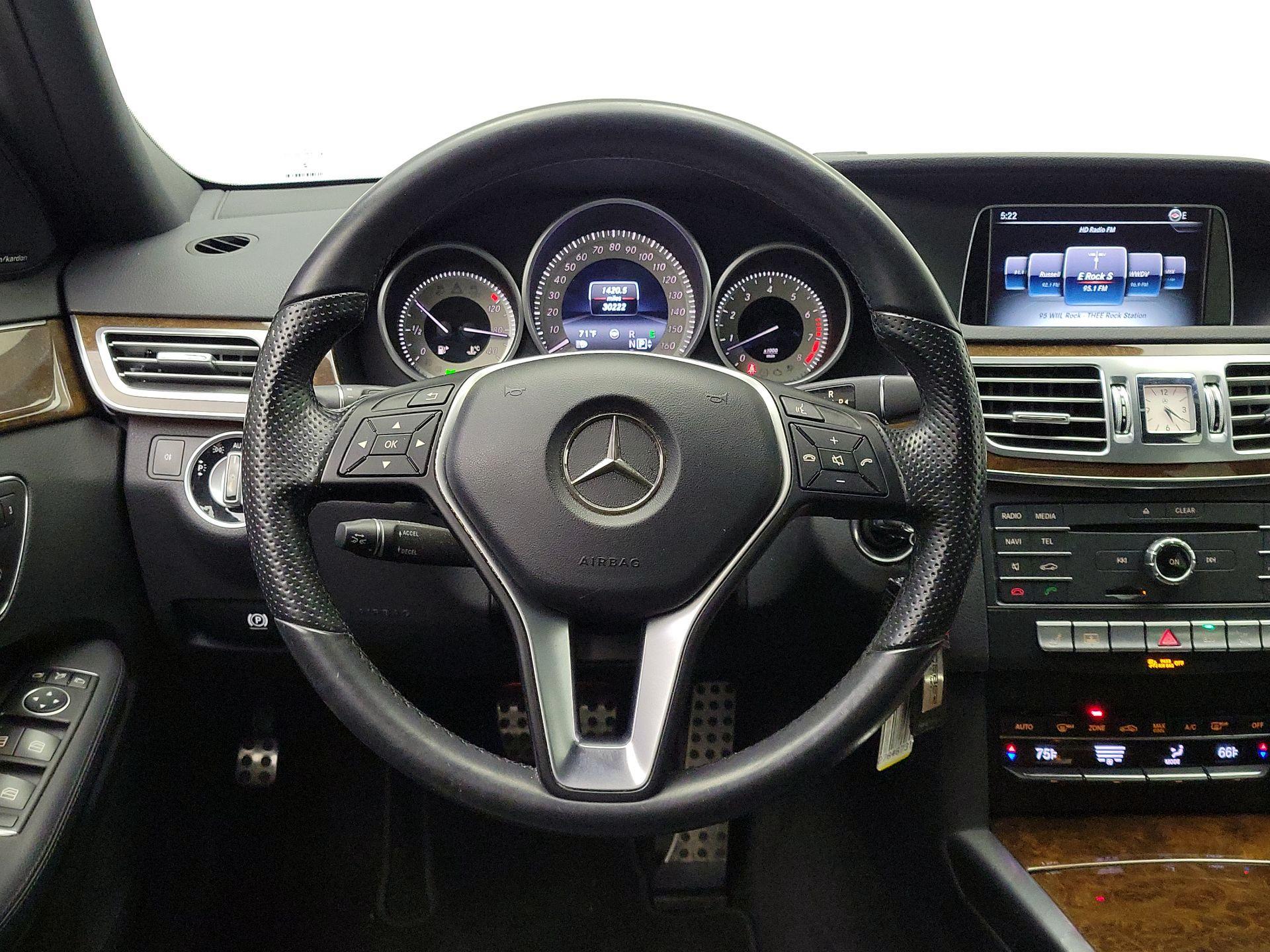 Thumbnail: 2016 Mercedes-Benz E-Class - 10
