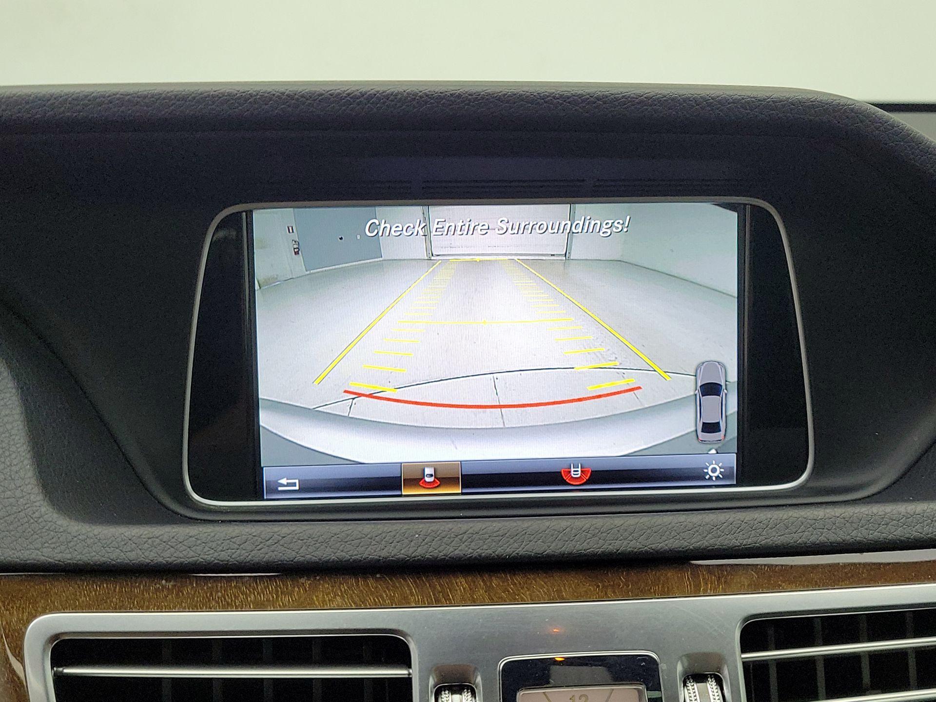 Thumbnail: 2016 Mercedes-Benz E-Class - 15