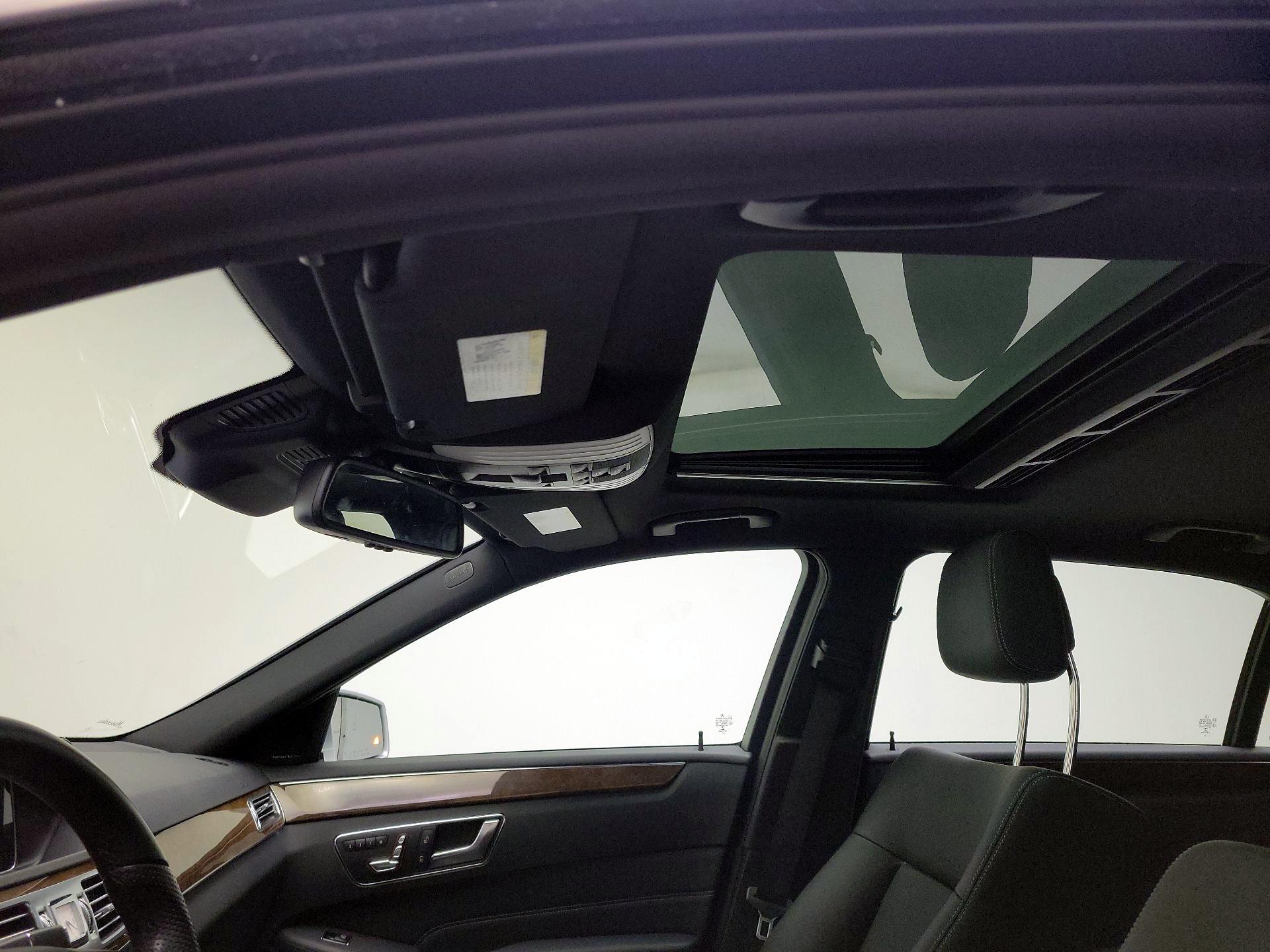 Thumbnail: 2016 Mercedes-Benz E-Class - 20