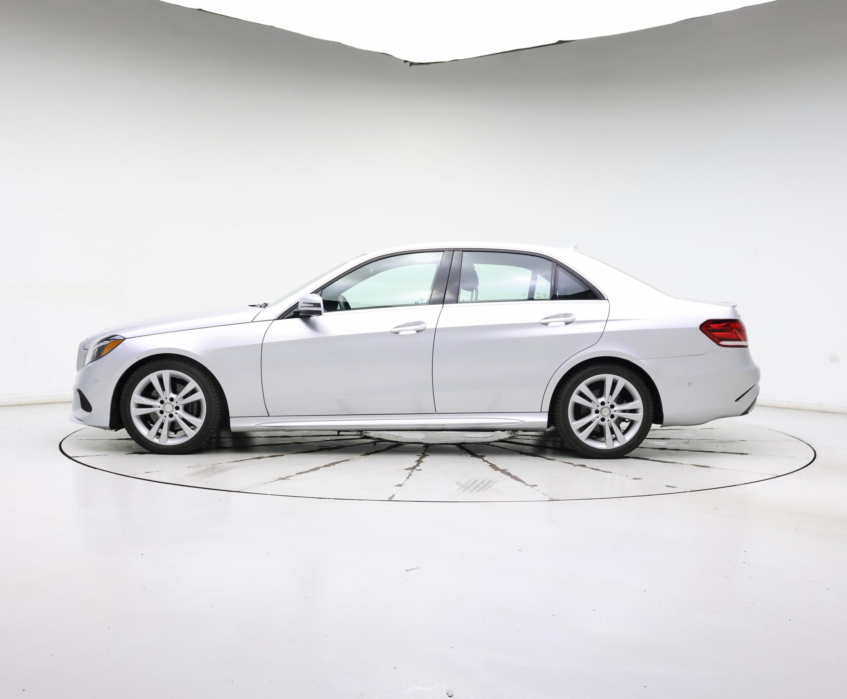 Thumbnail: 2016 Mercedes-Benz E-Class - 3