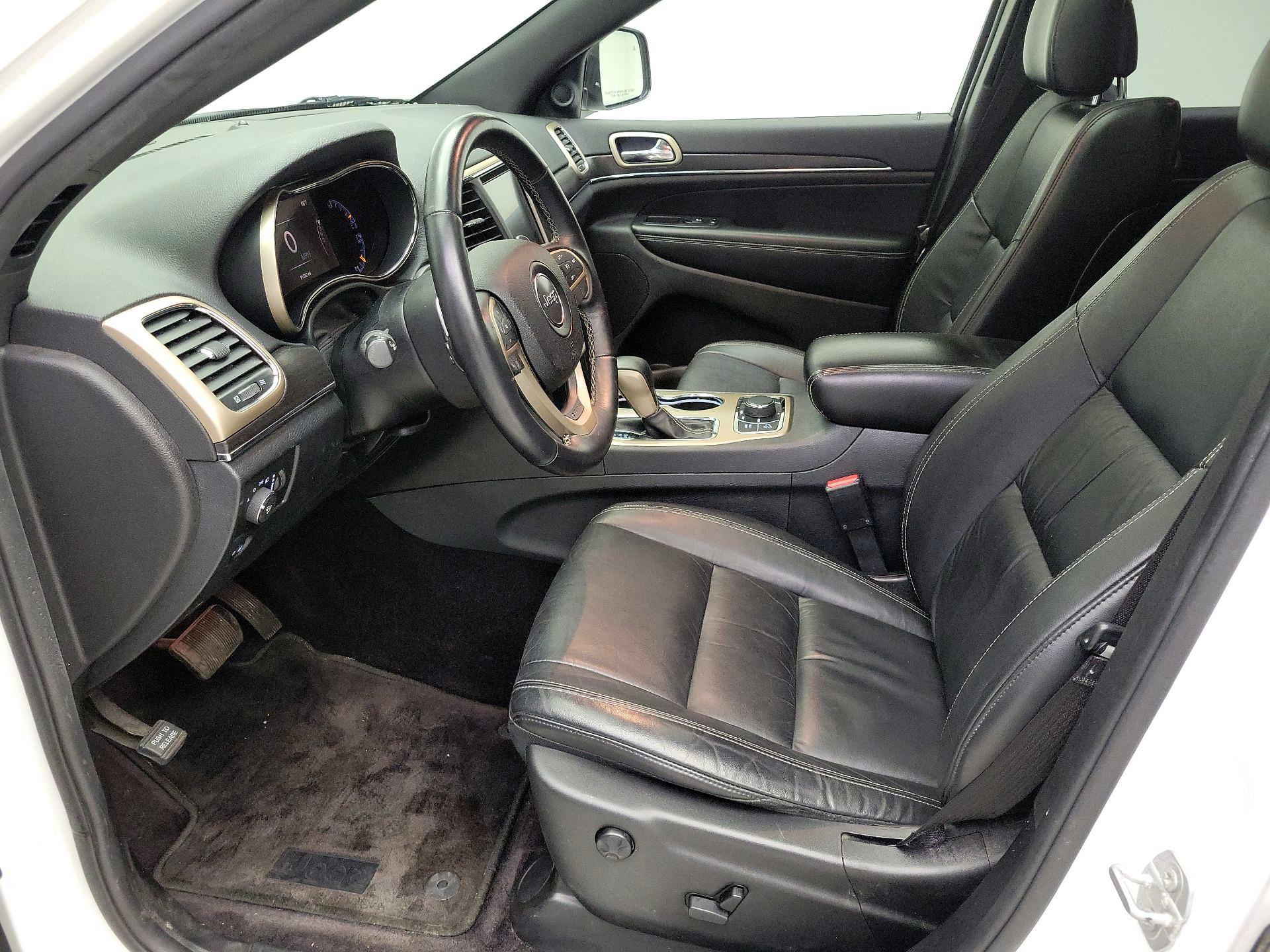 Thumbnail: 2016 Jeep Grand Cherokee - 11