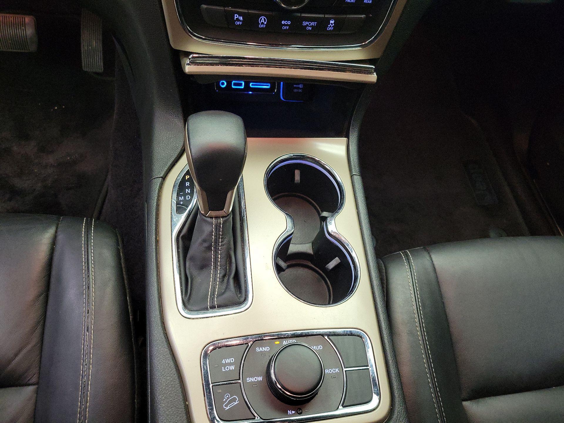 Thumbnail: 2016 Jeep Grand Cherokee - 18