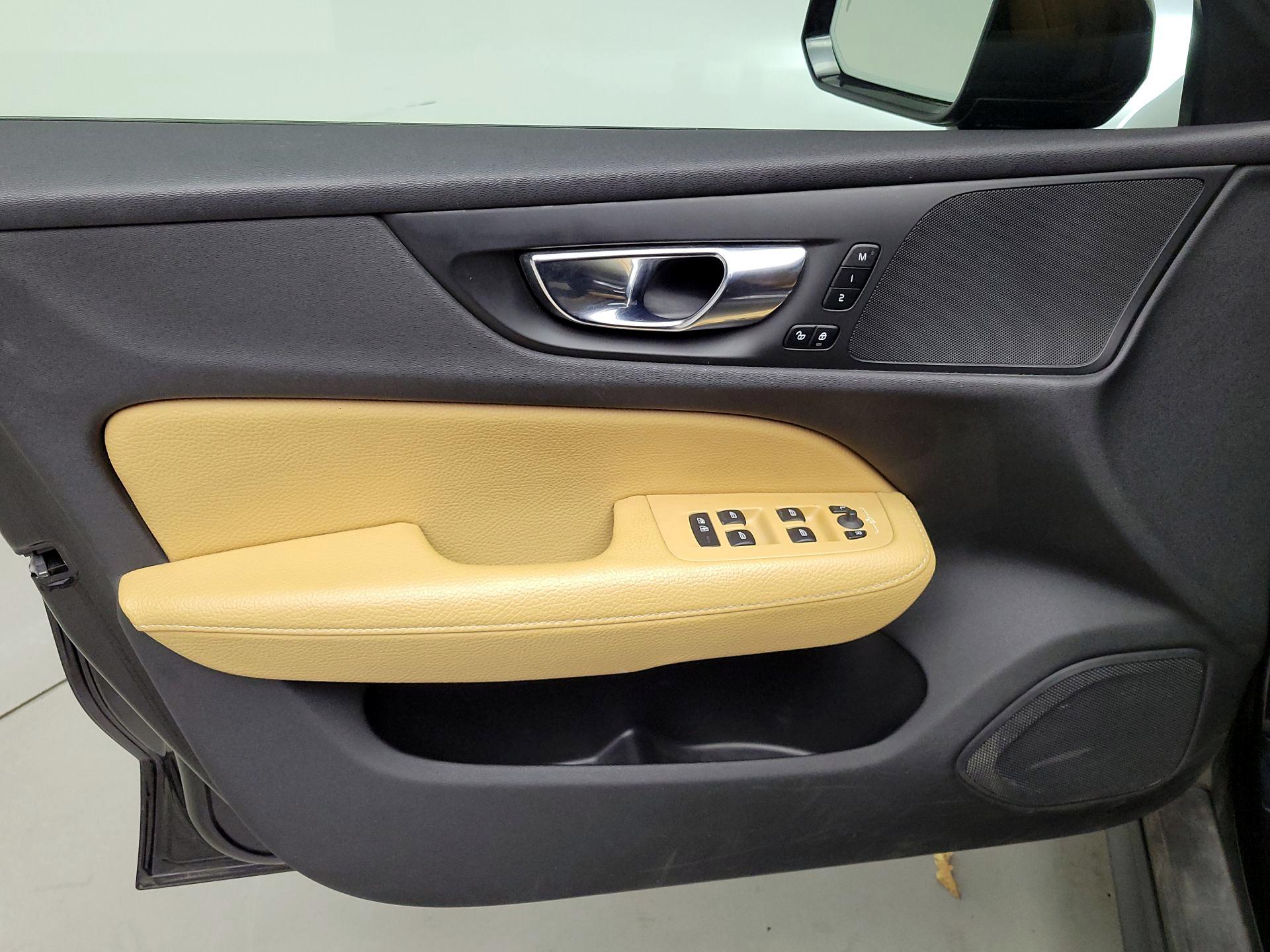 Thumbnail: 2020 Volvo S60 - 12