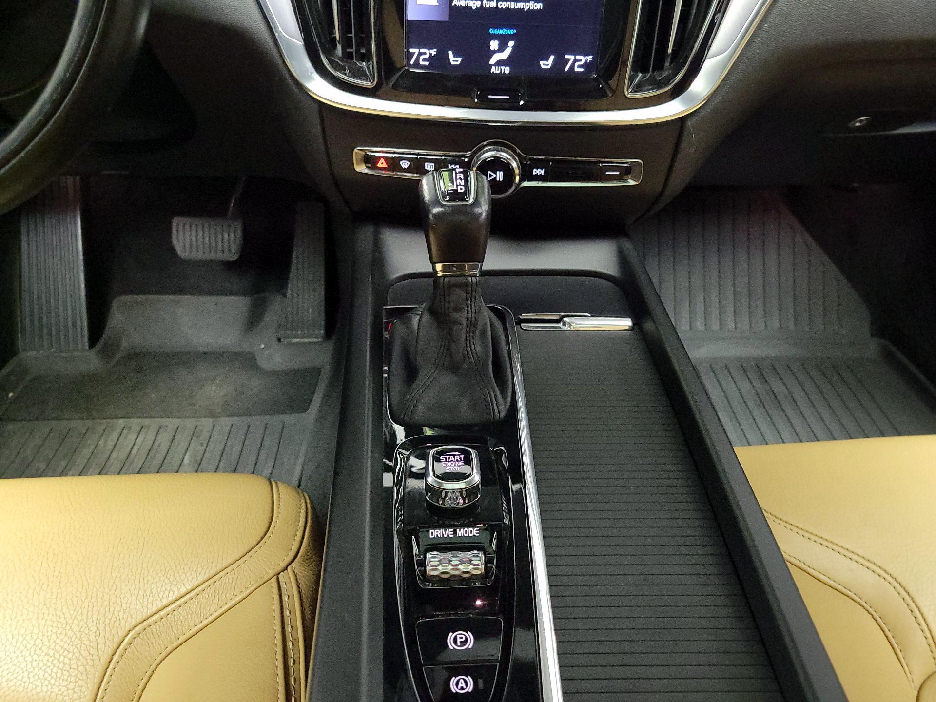 Thumbnail: 2020 Volvo S60 - 18