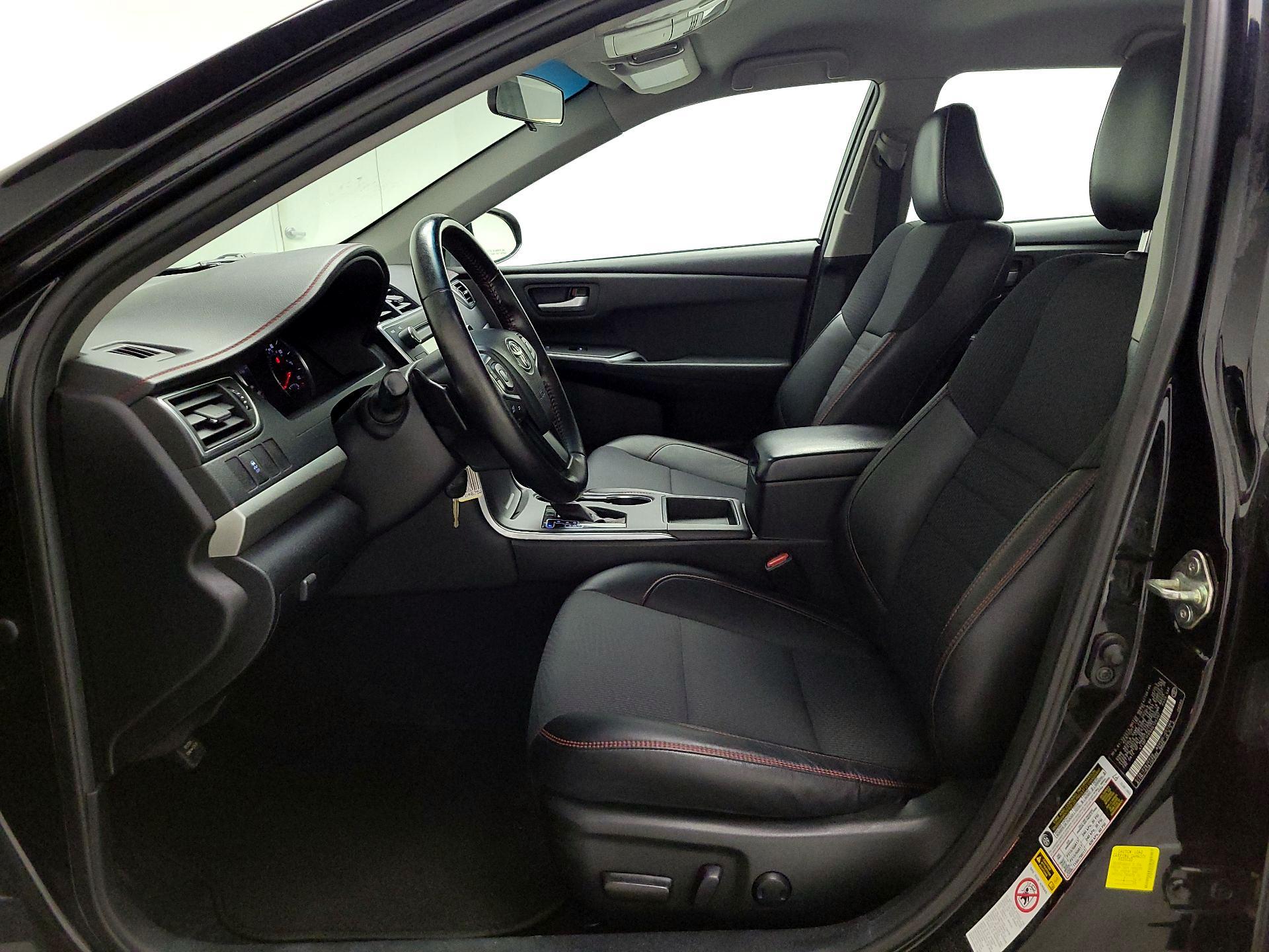 Thumbnail: 2016 Toyota Camry - 11