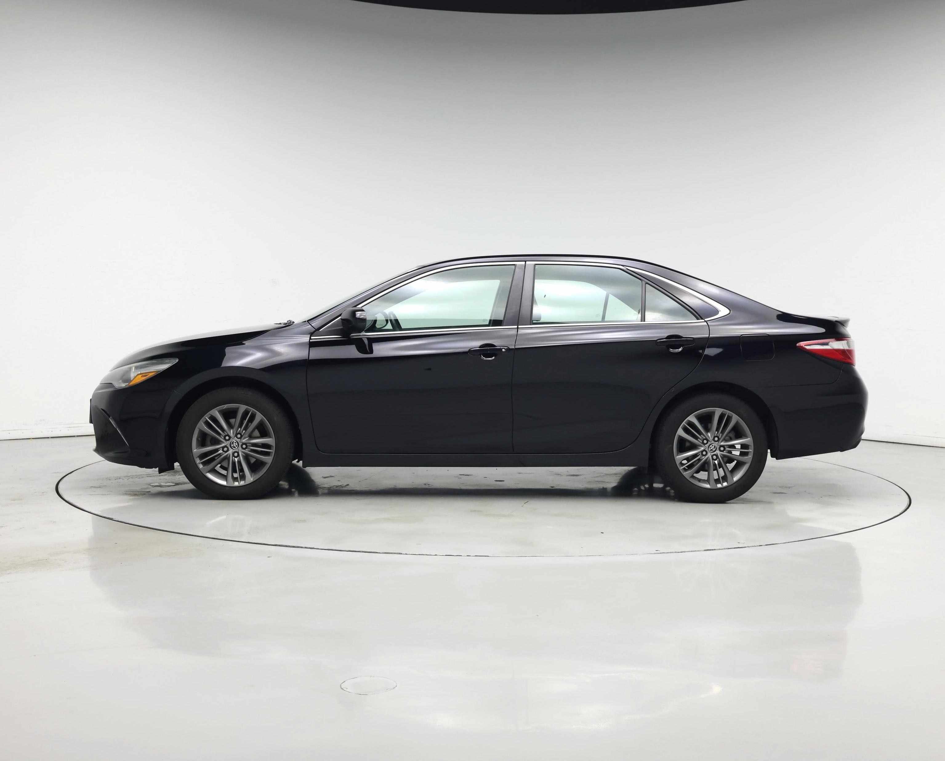 Thumbnail: 2016 Toyota Camry - 3